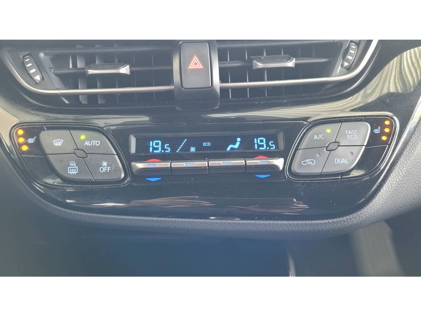 Foto van Toyota Toyota C-hr