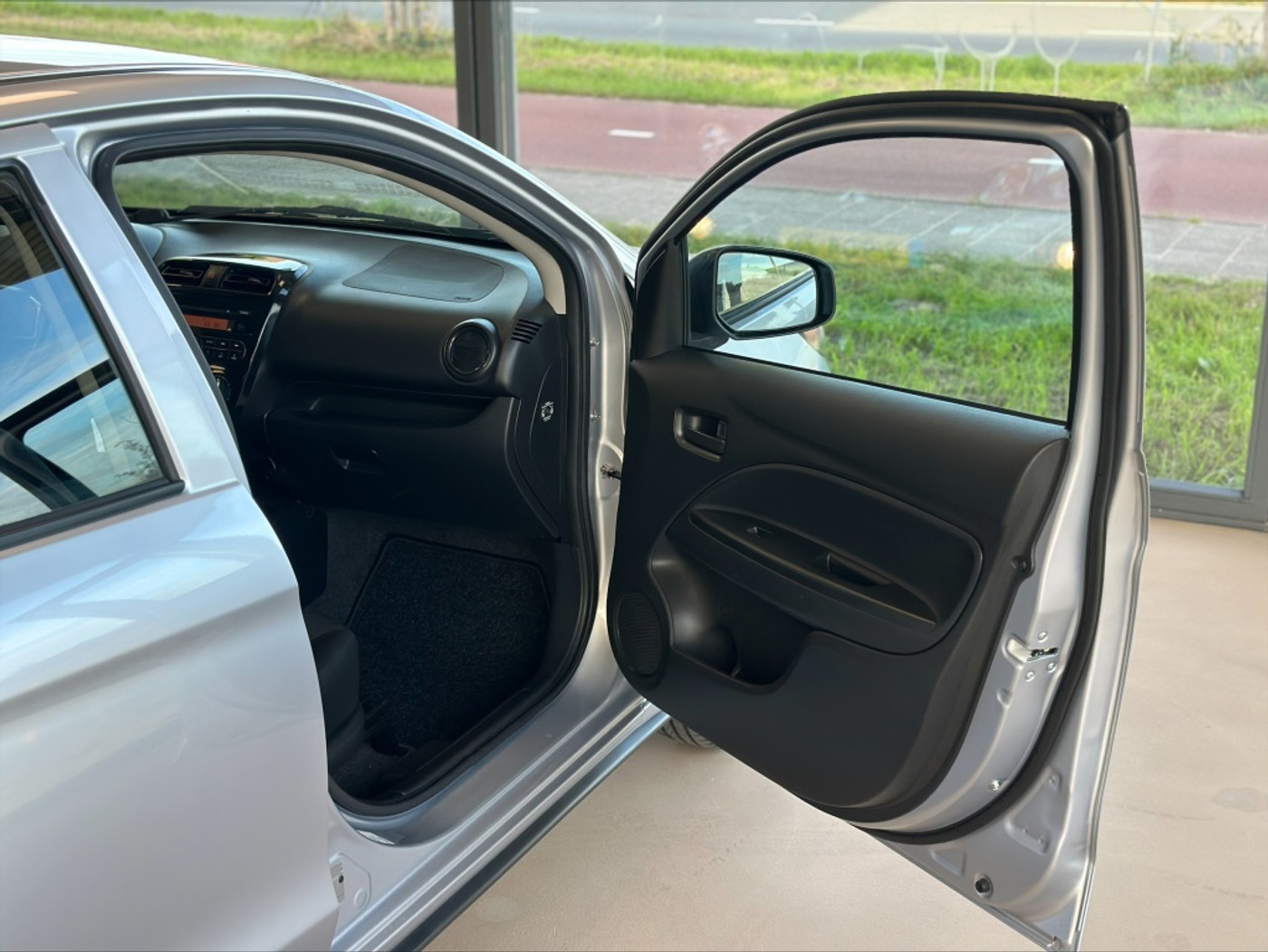 Foto van Mitsubishi Space Star