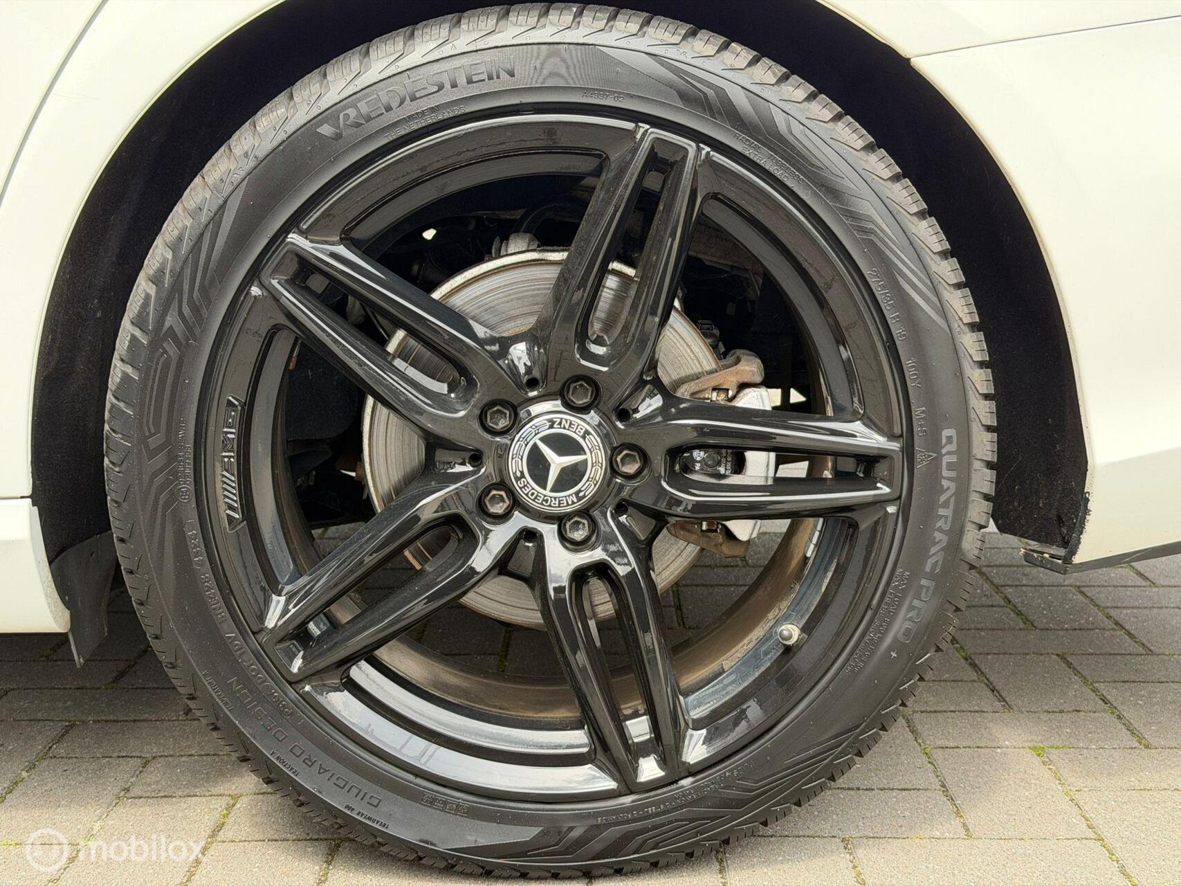 Foto van Mercedes-Benz E 220 D