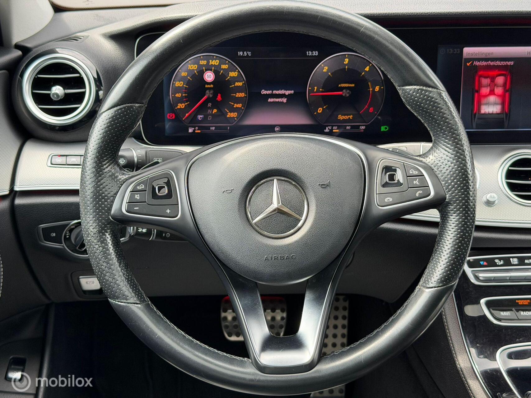 Foto van Mercedes-Benz E 220 D