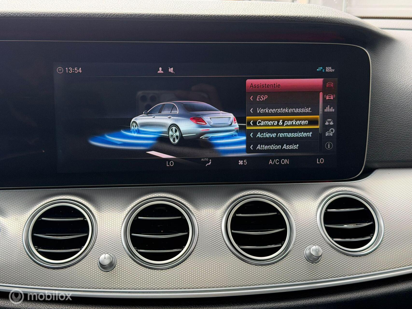 Foto van Mercedes-Benz E 220 D