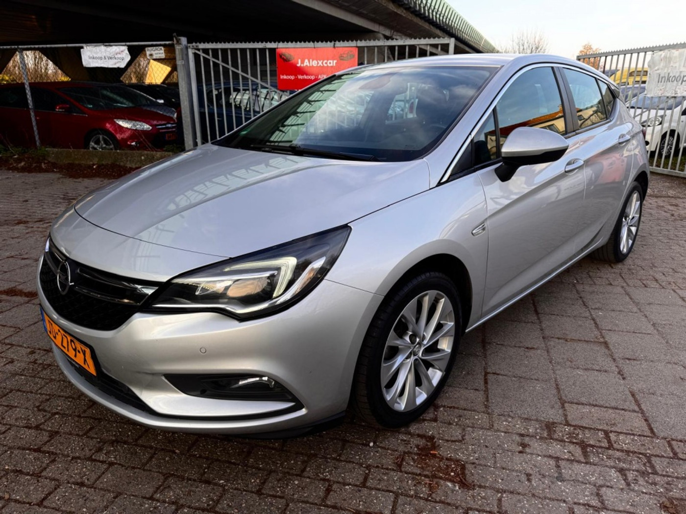 Opel Astra 1.0 Business+ 2016 - voorkant