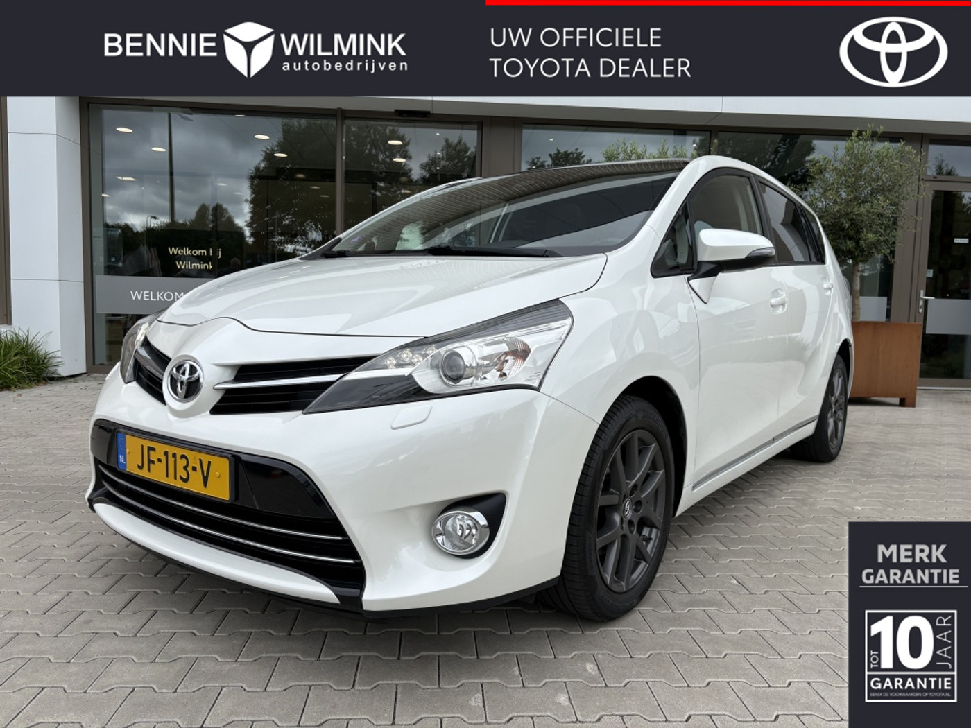 Toyota Toyota Verso 1.8 VVT-i Executive 7persoons | Panoramadak | Trekhaak 2016 - voorkant