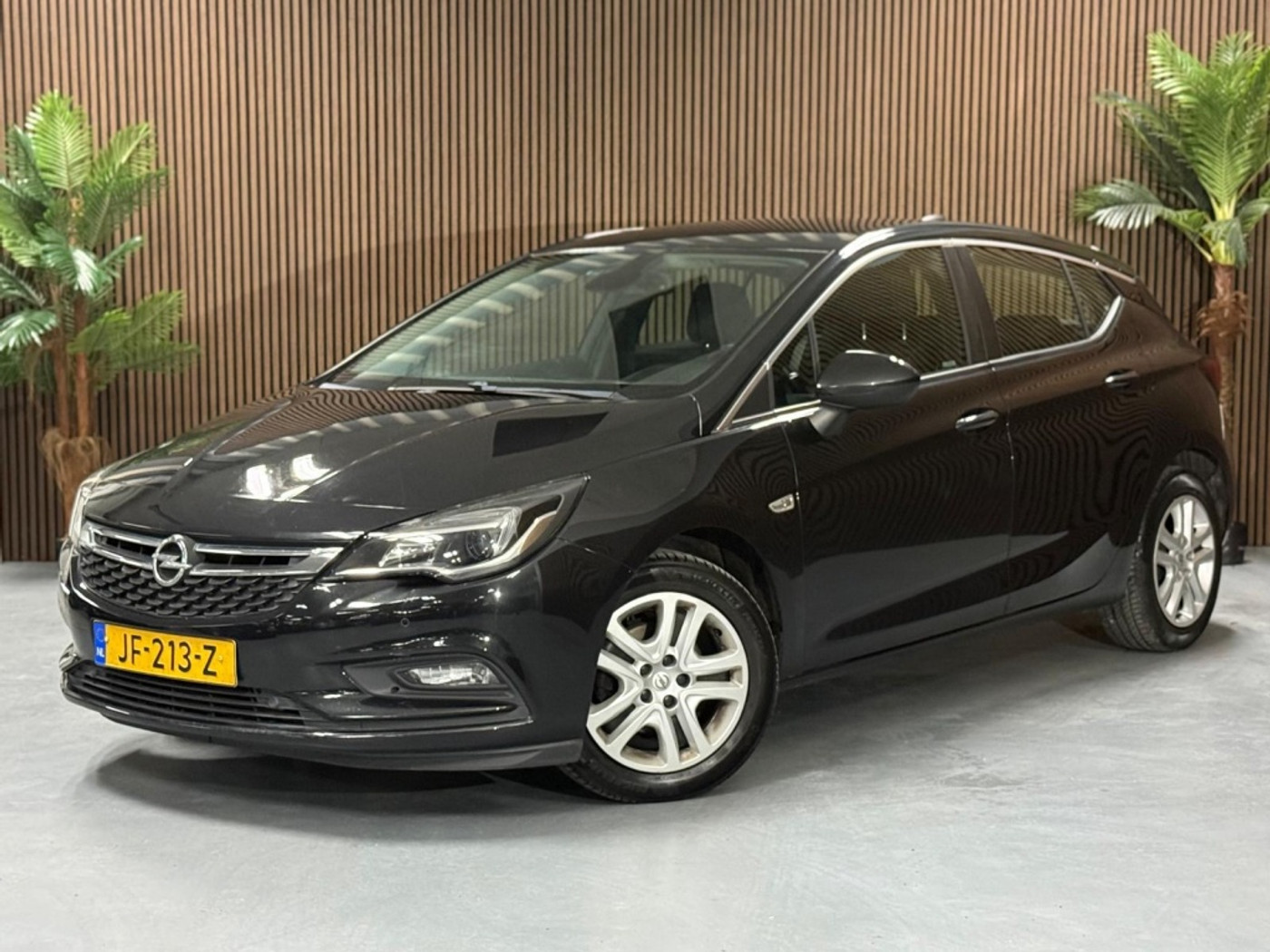 Opel Astra 1.0 Edition 2016 - voorkant