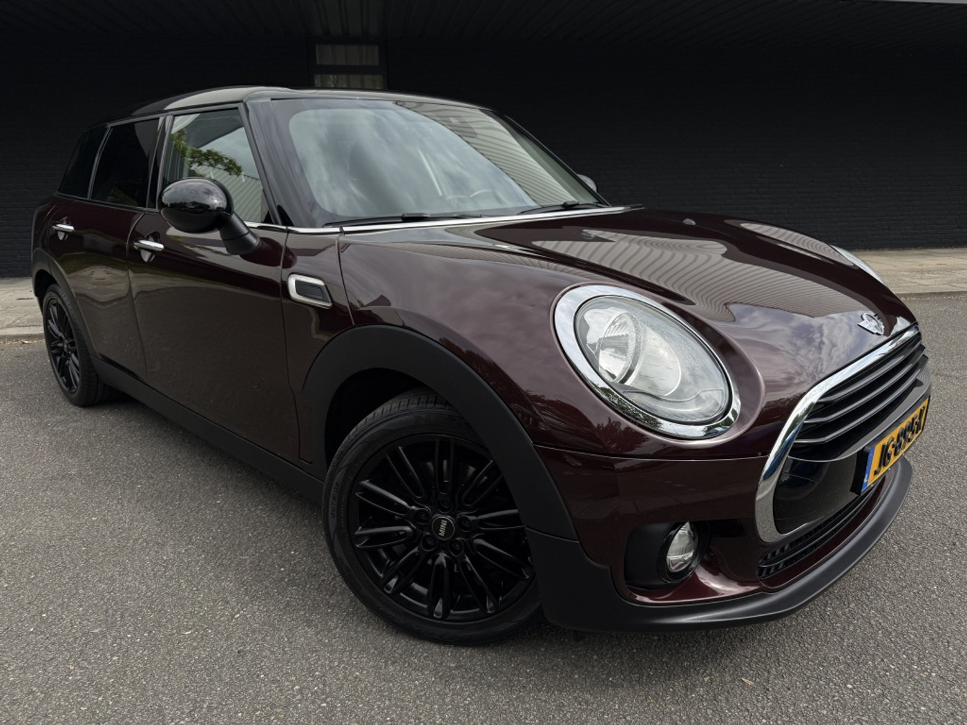 Mini Clubman Cooper 1.5 Cooper Business 2016 - voorkant