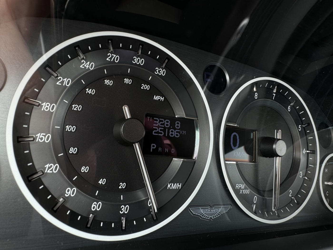 Foto van Aston Martin DBS