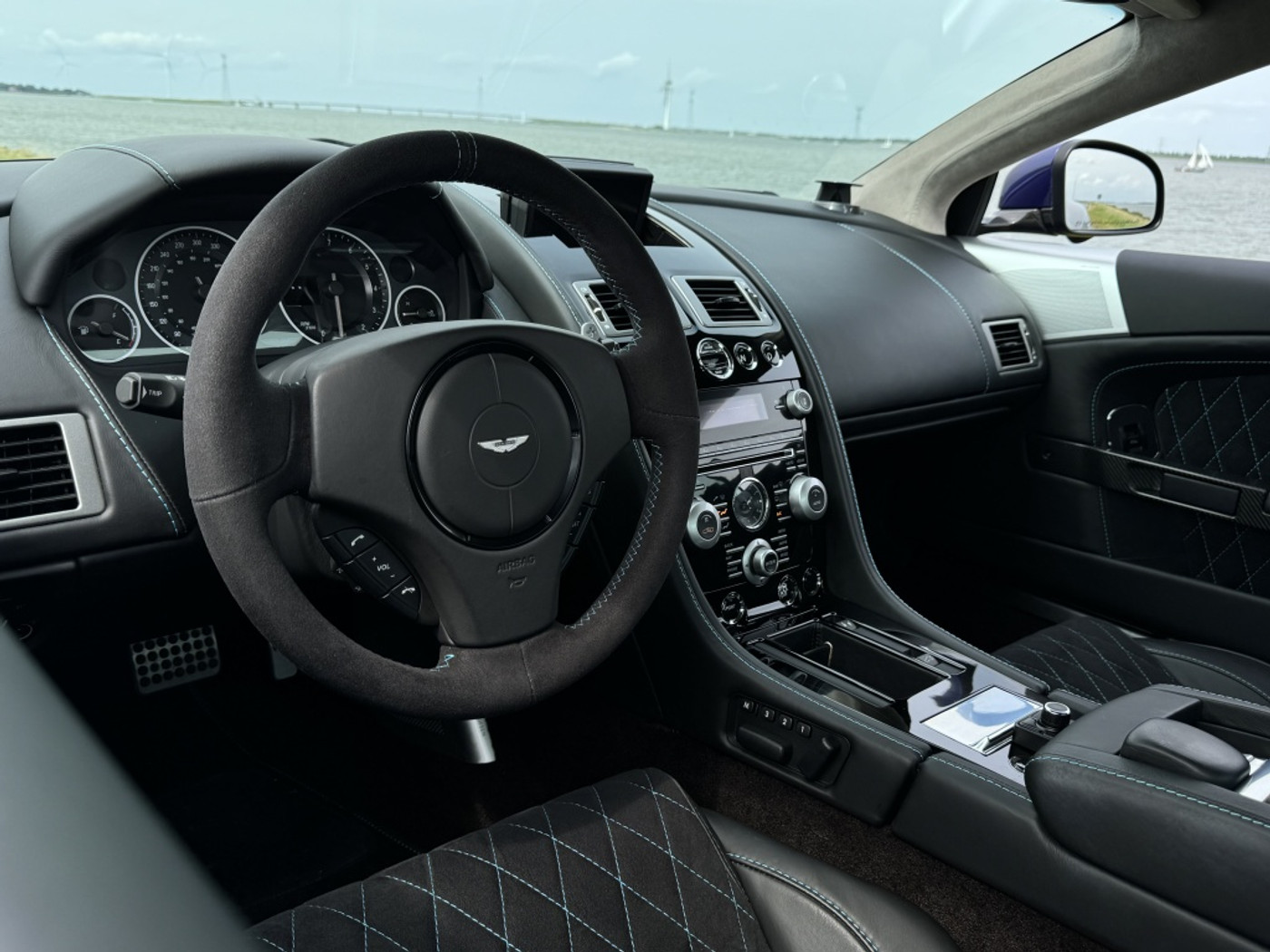 Foto van Aston Martin DBS