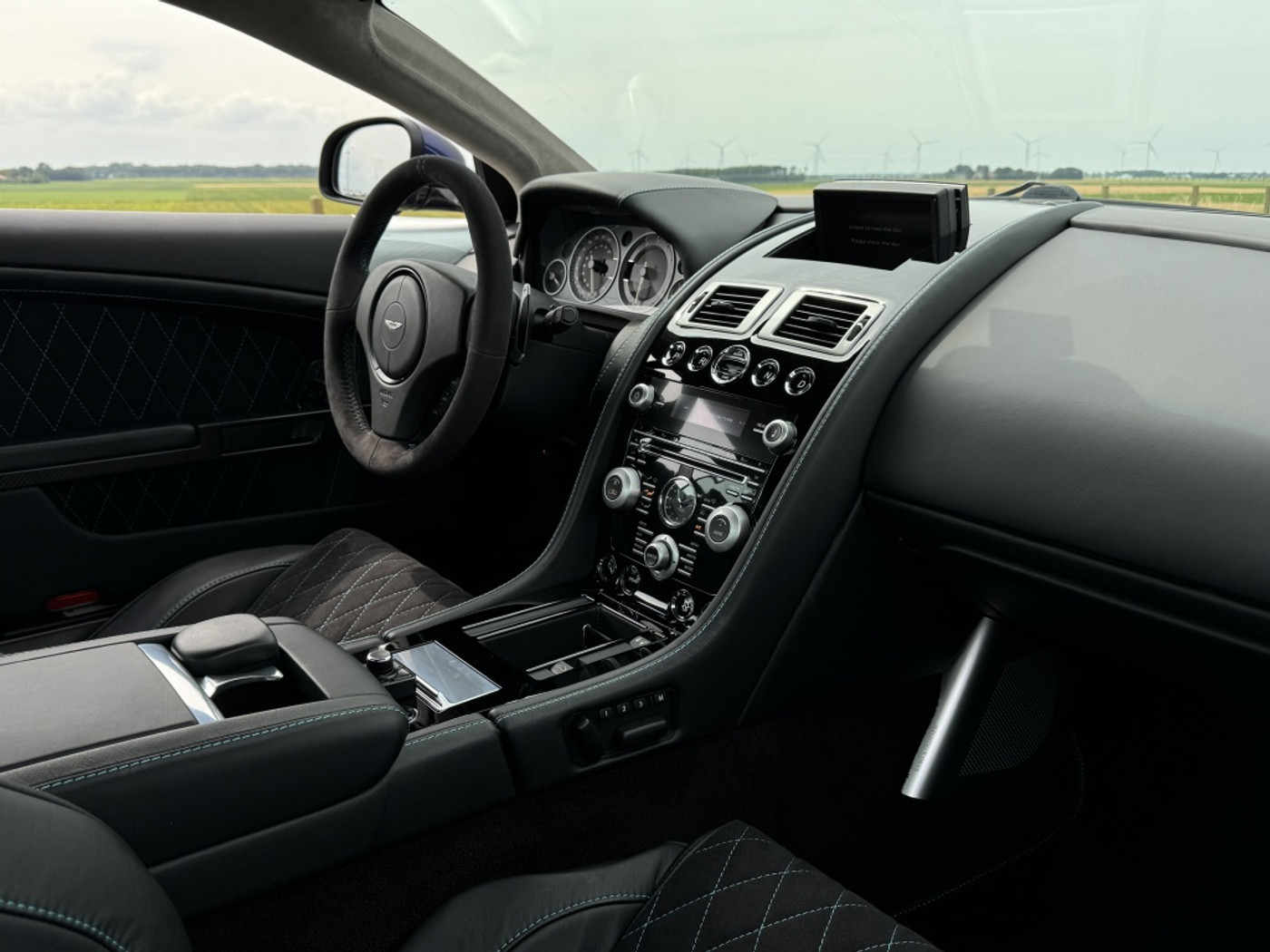 Foto van Aston Martin DBS