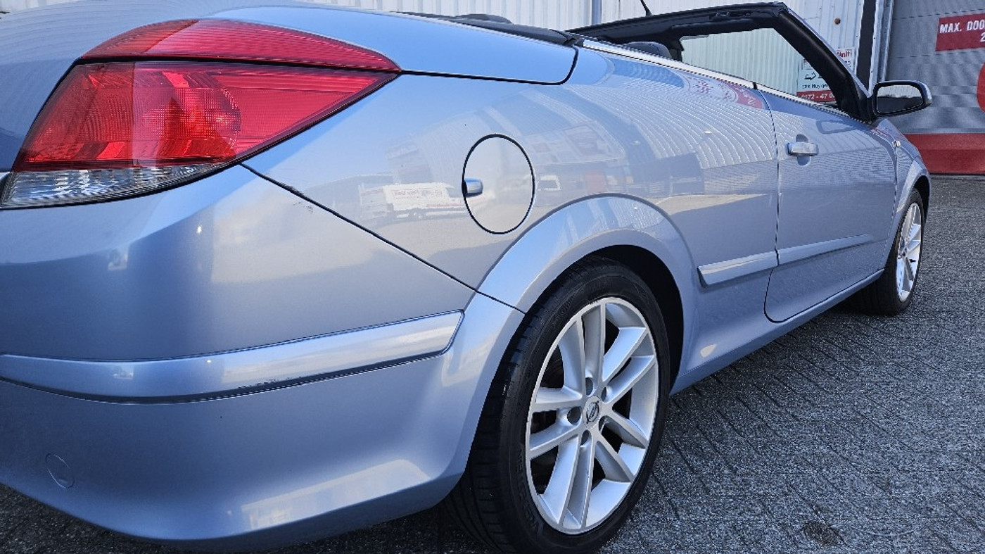 Foto van Opel Astra Twin Top