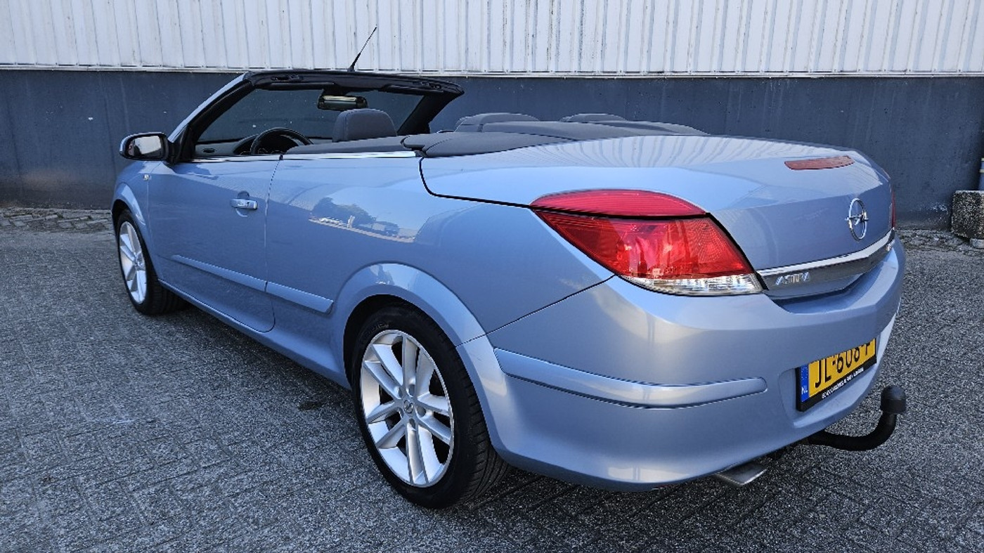 Foto van Opel Astra Twin Top