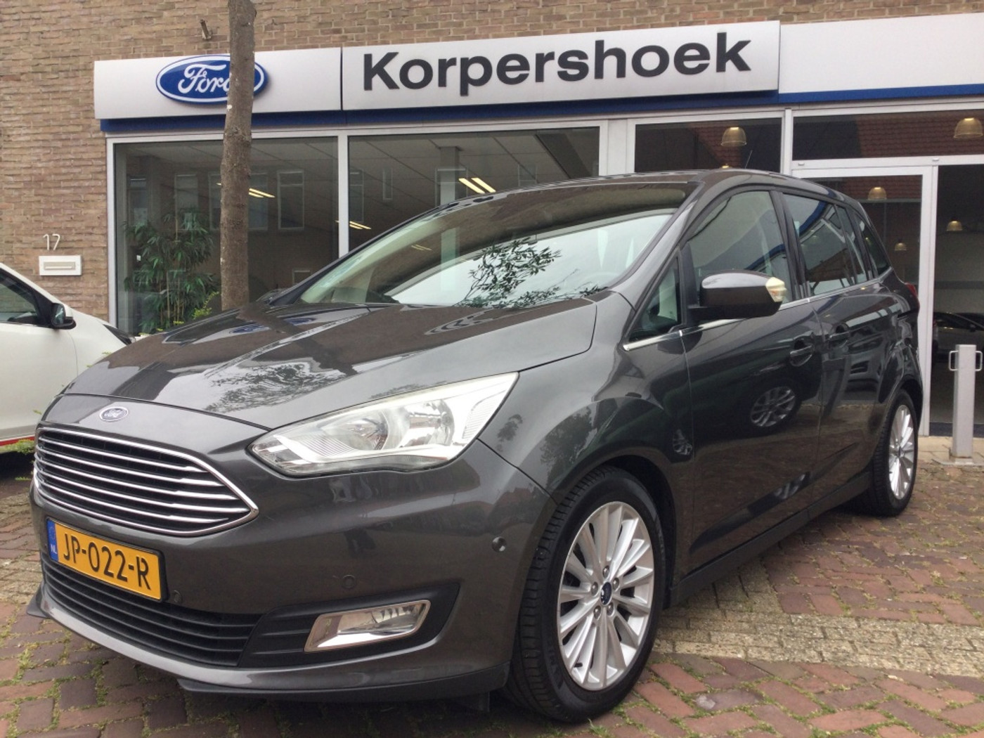 Ford Grand C-max 1.0 125 pk Titanium | Trekhaak | Nw. distributieriem 2016 - voorkant