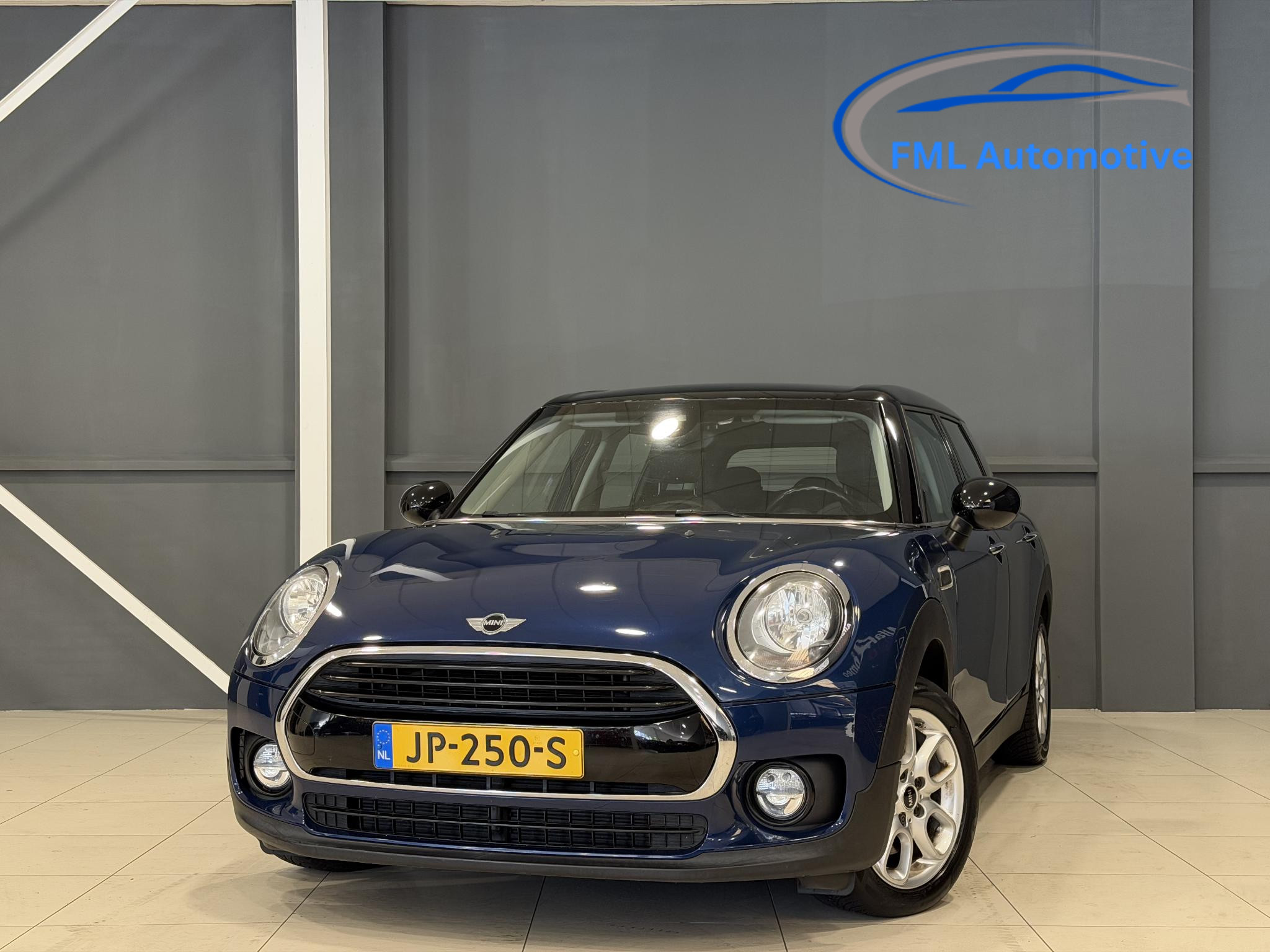 Mini Clubman Cooper 1.5 Cooper Business 2016 - voorkant
