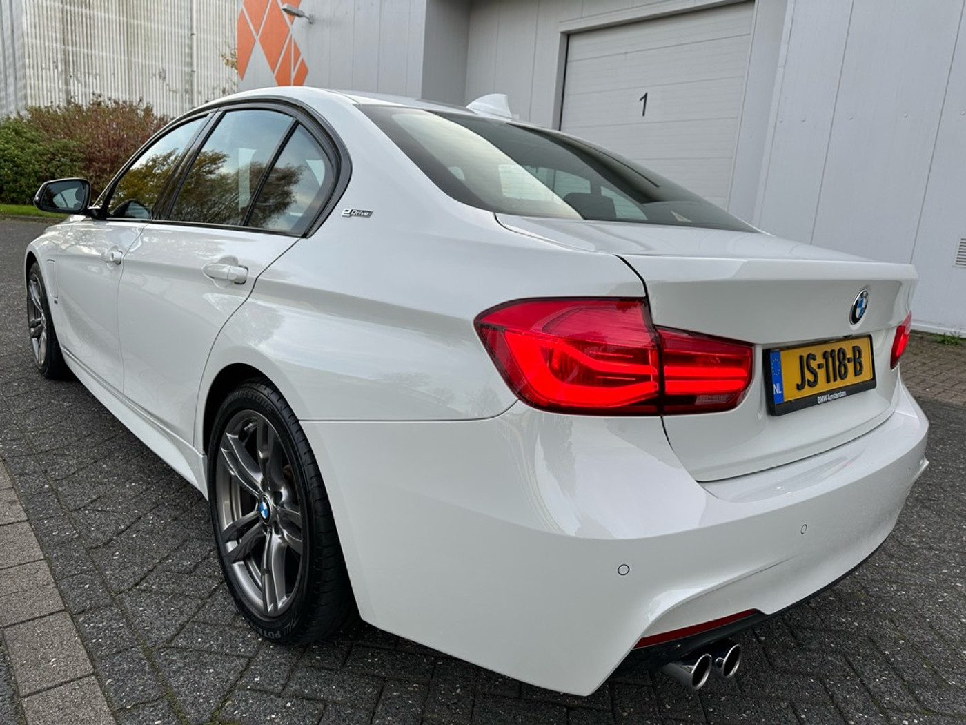 Foto van BMW 330e