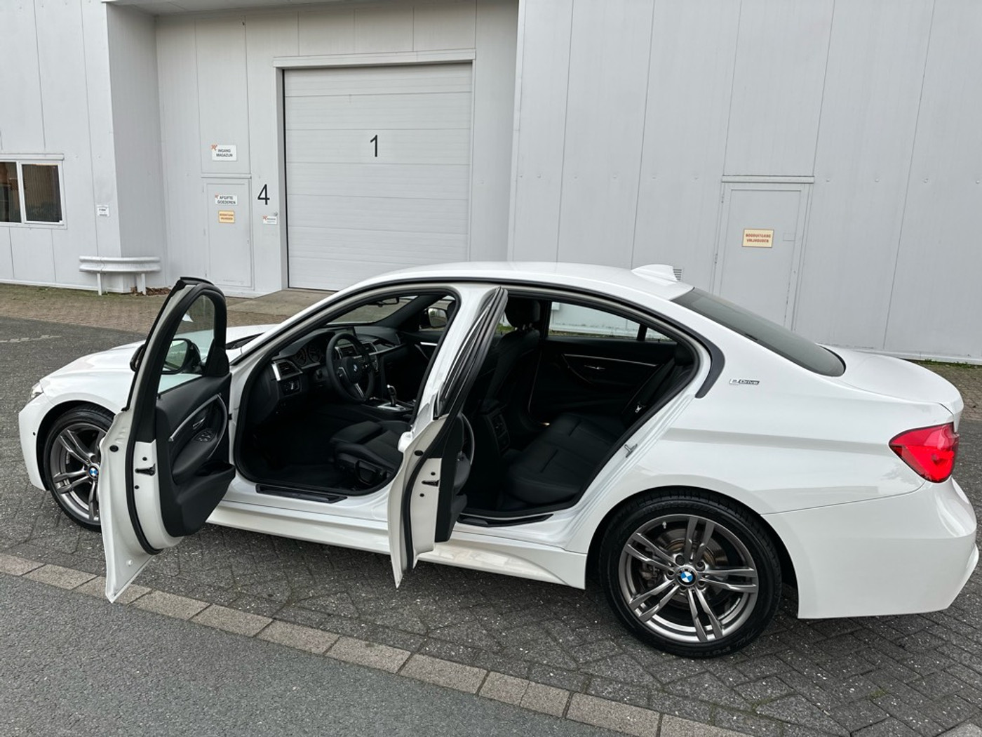 Foto van BMW 330e