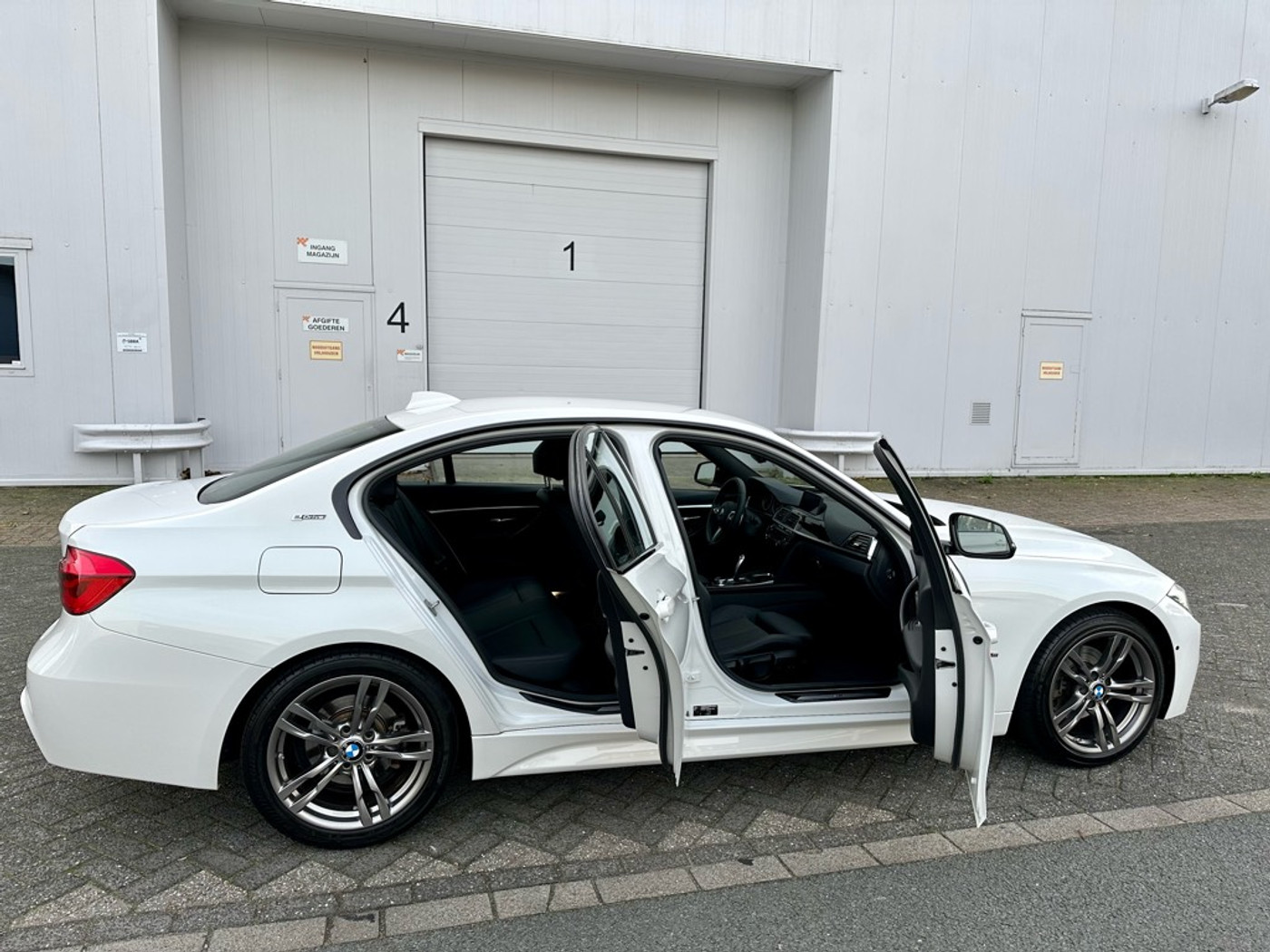 Foto van BMW 330e