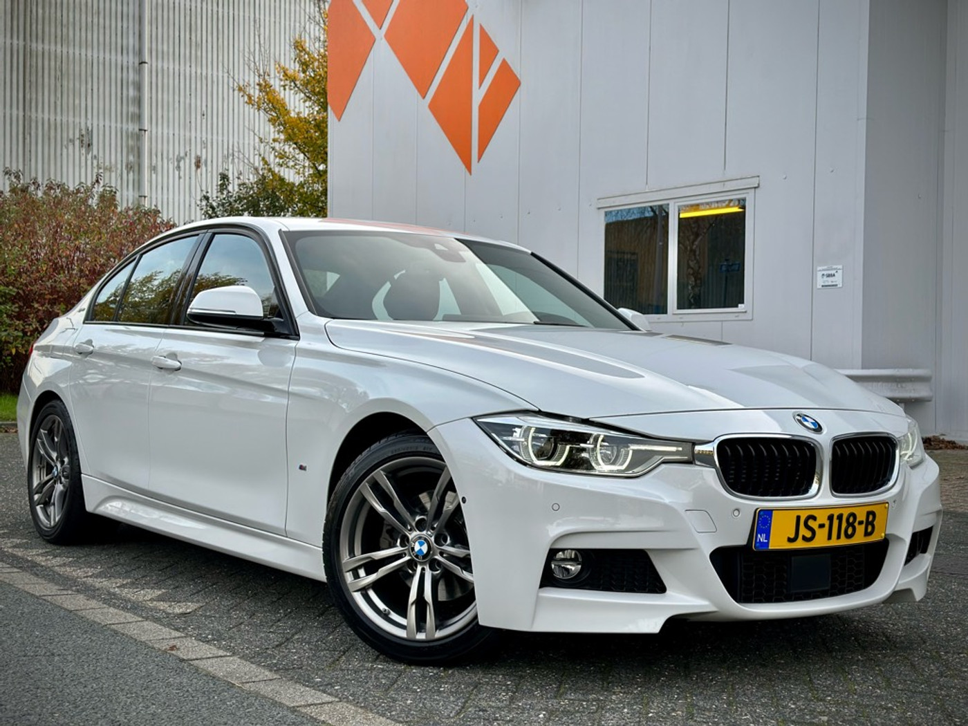 Foto van BMW 330e