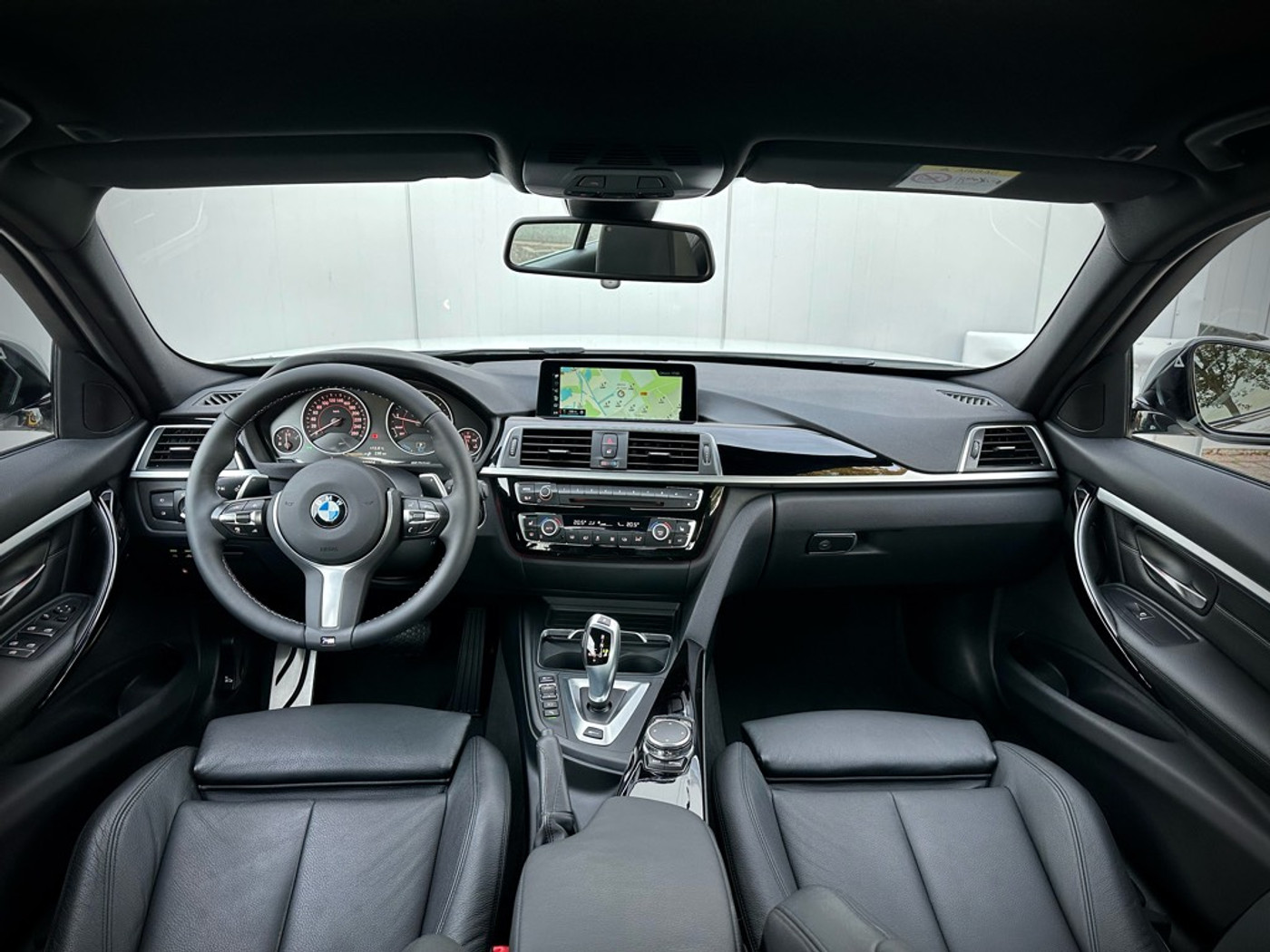 Foto van BMW 330e