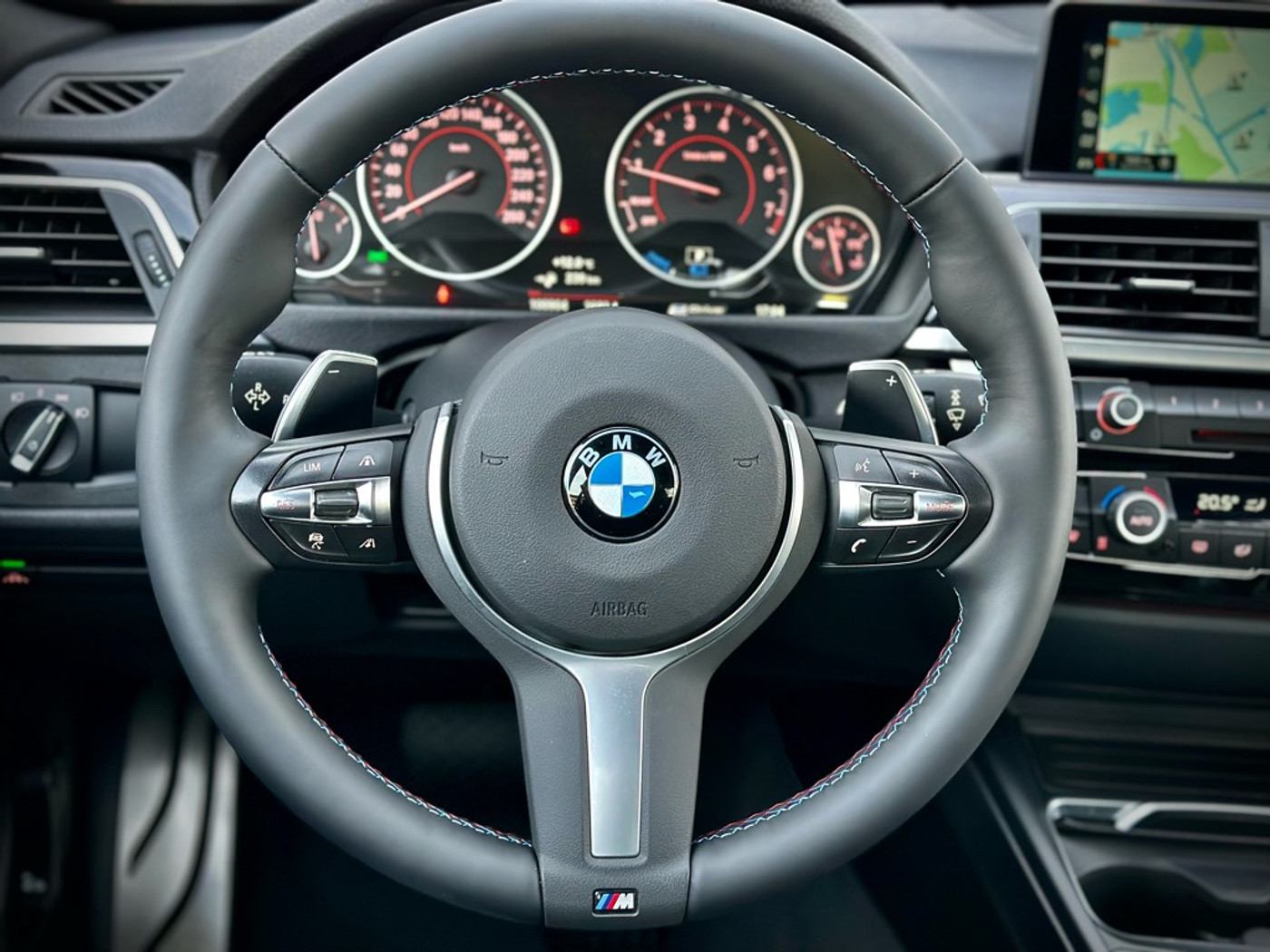Foto van BMW 330e