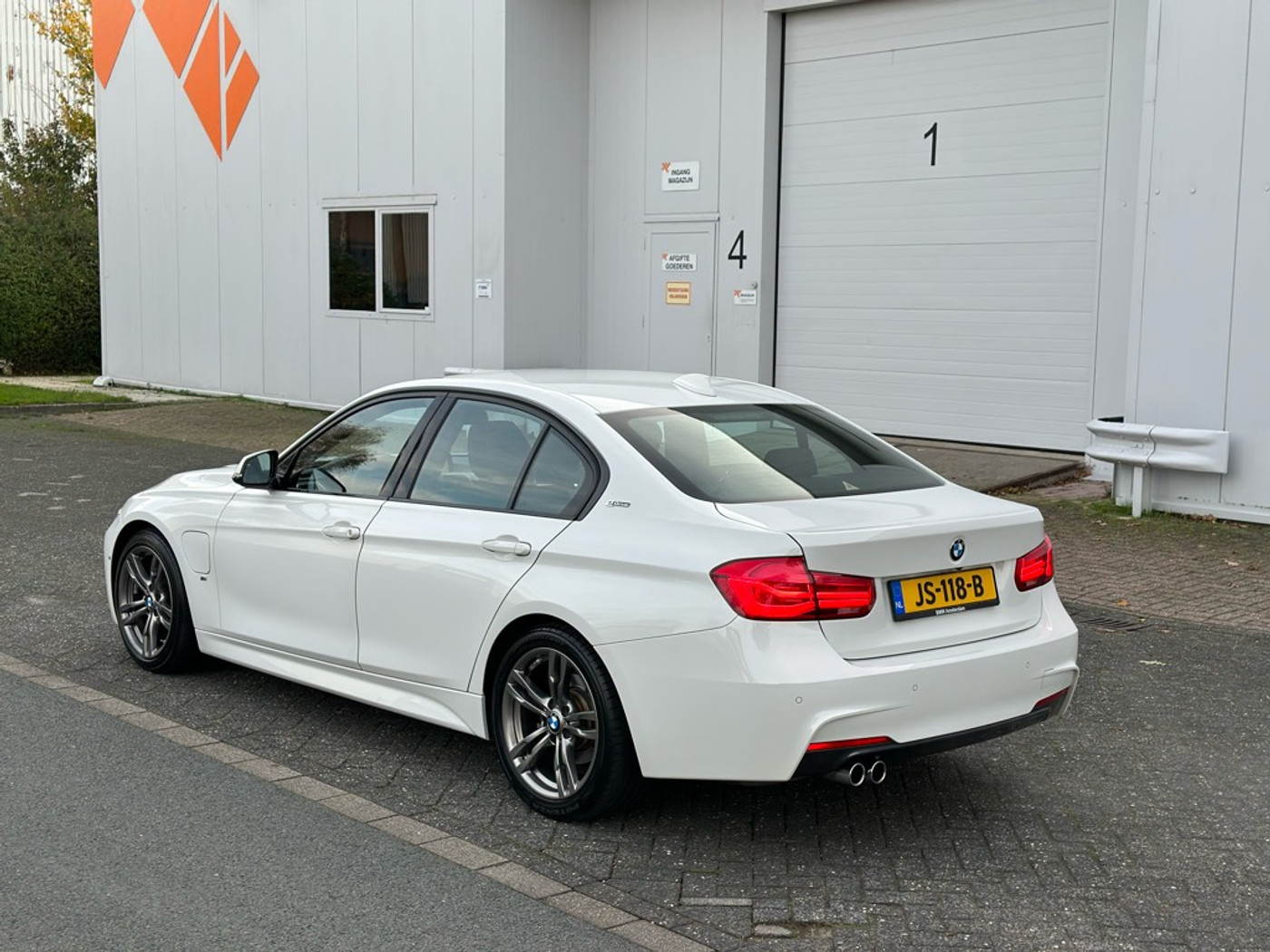 Foto van BMW 330e