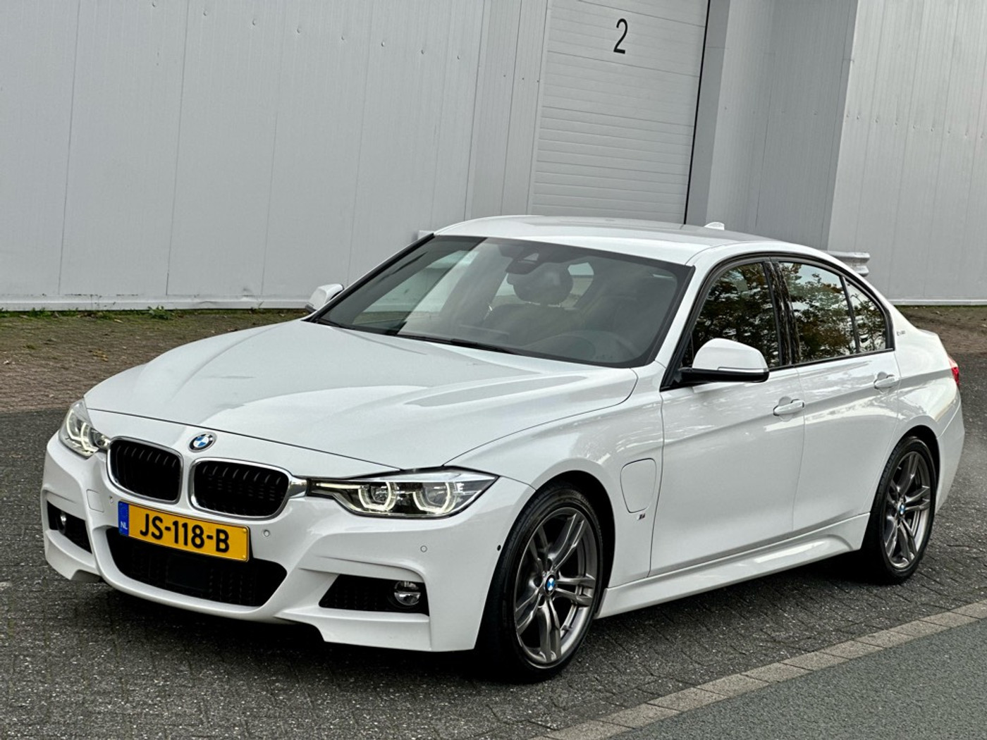 Foto van BMW 330e