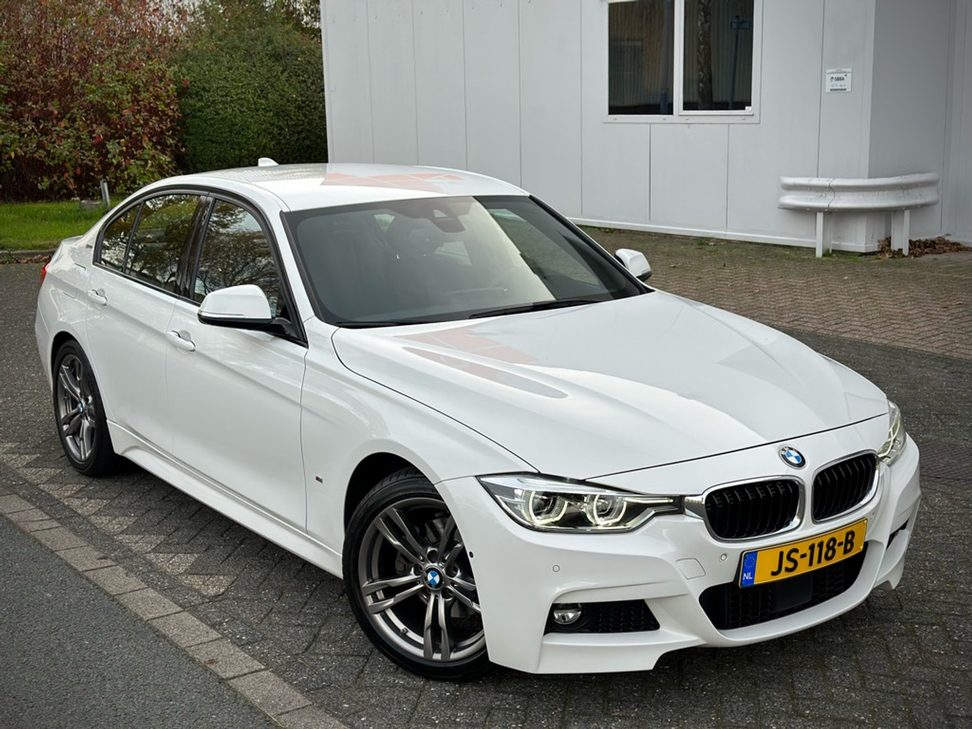 Foto van BMW 330e