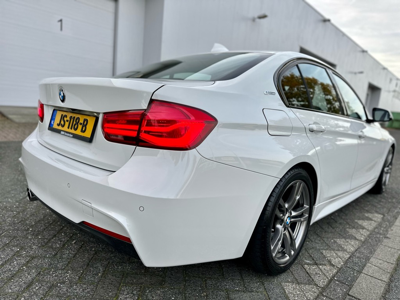 Foto van BMW 330e