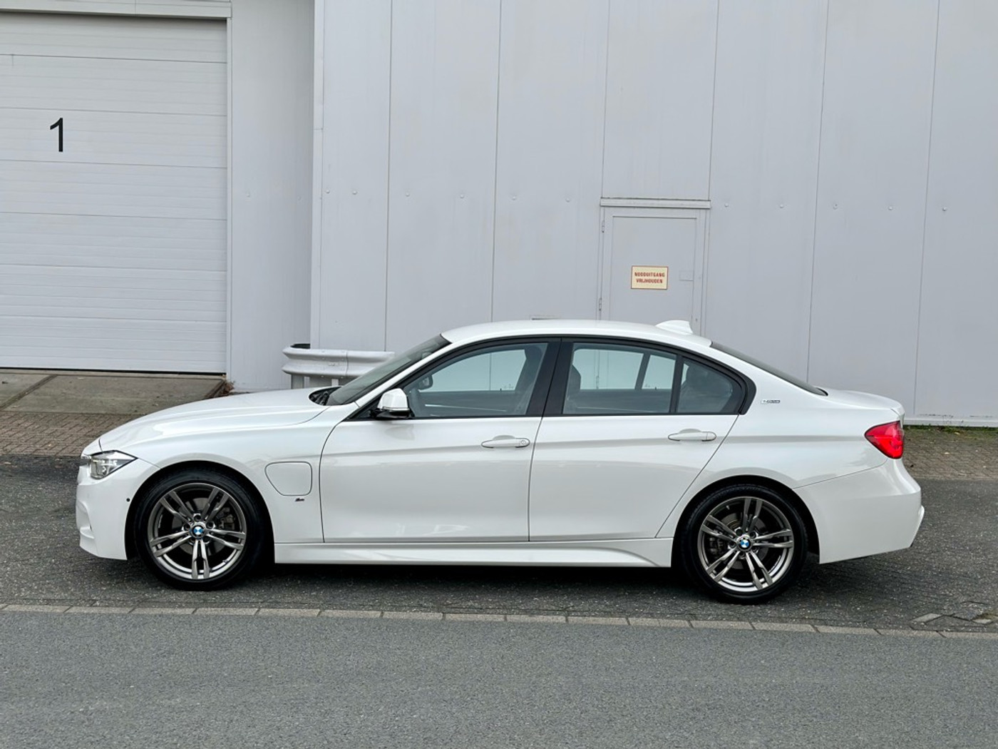 Foto van BMW 330e