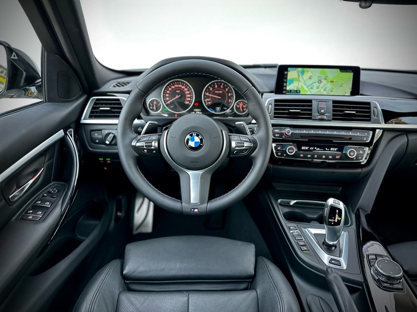 Foto van BMW 330e