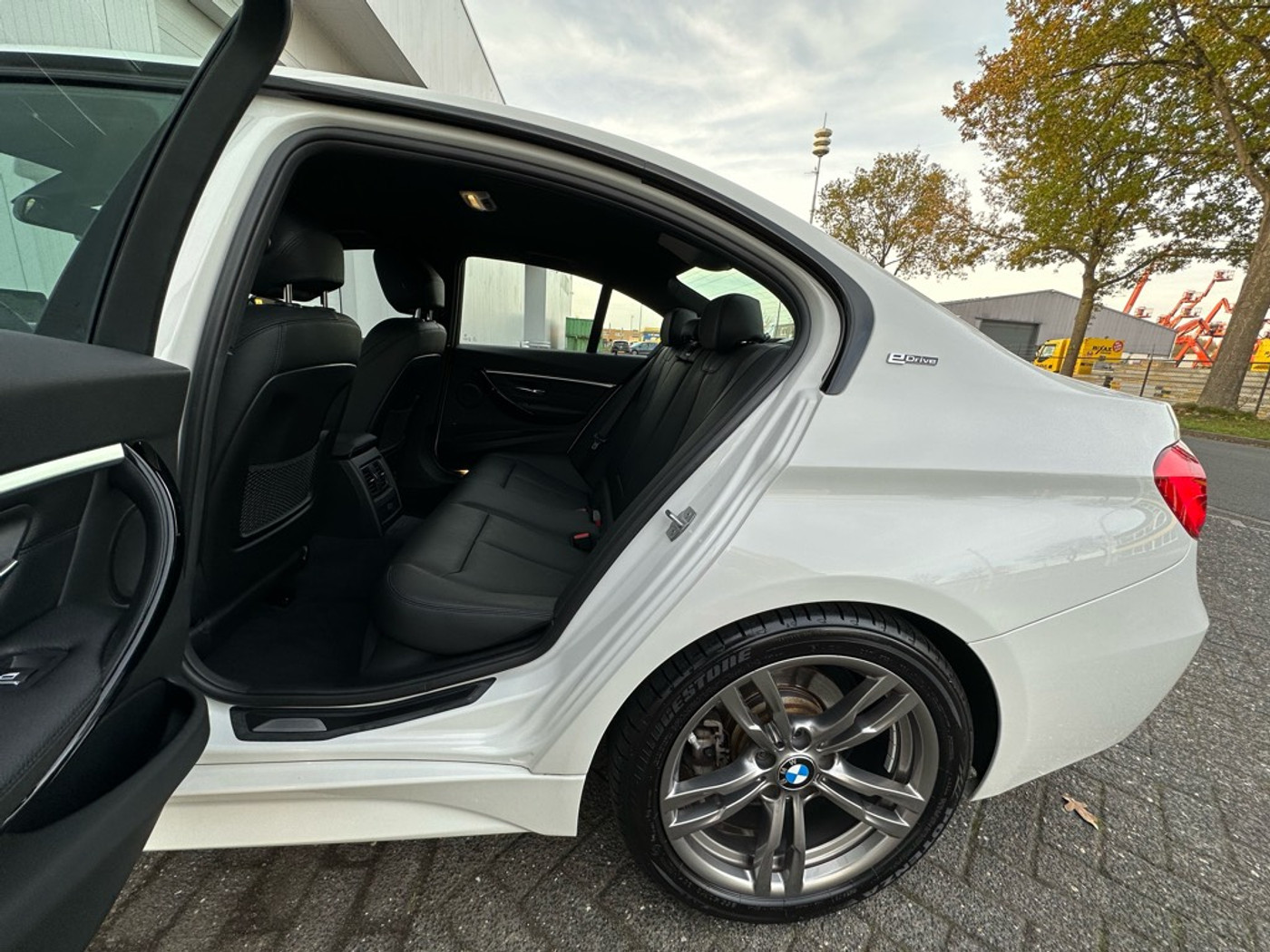Foto van BMW 330e