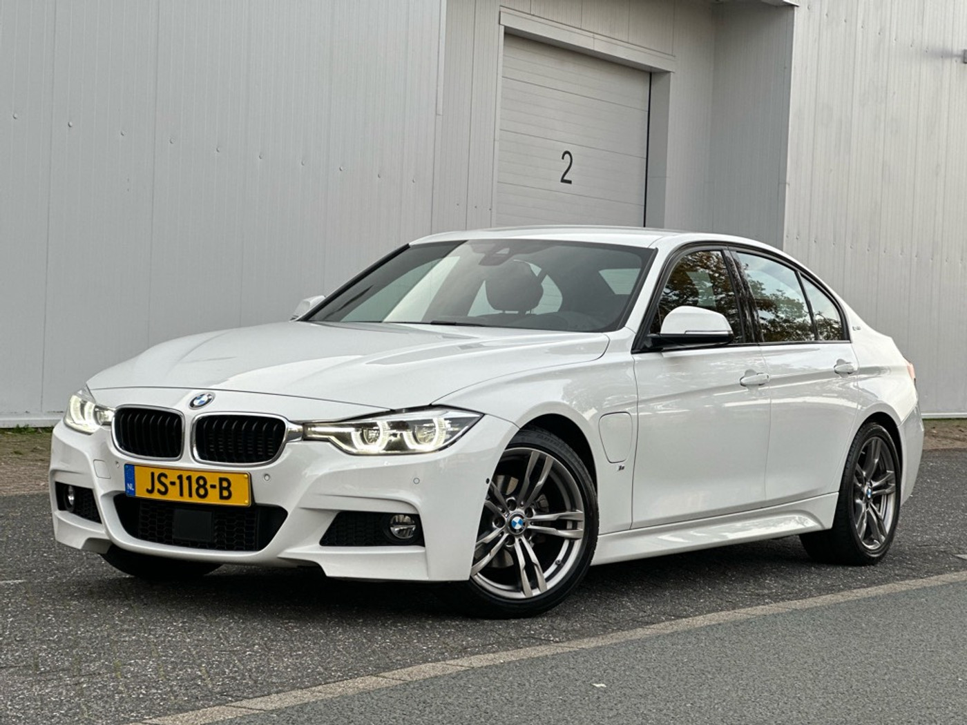 Foto van BMW 330e