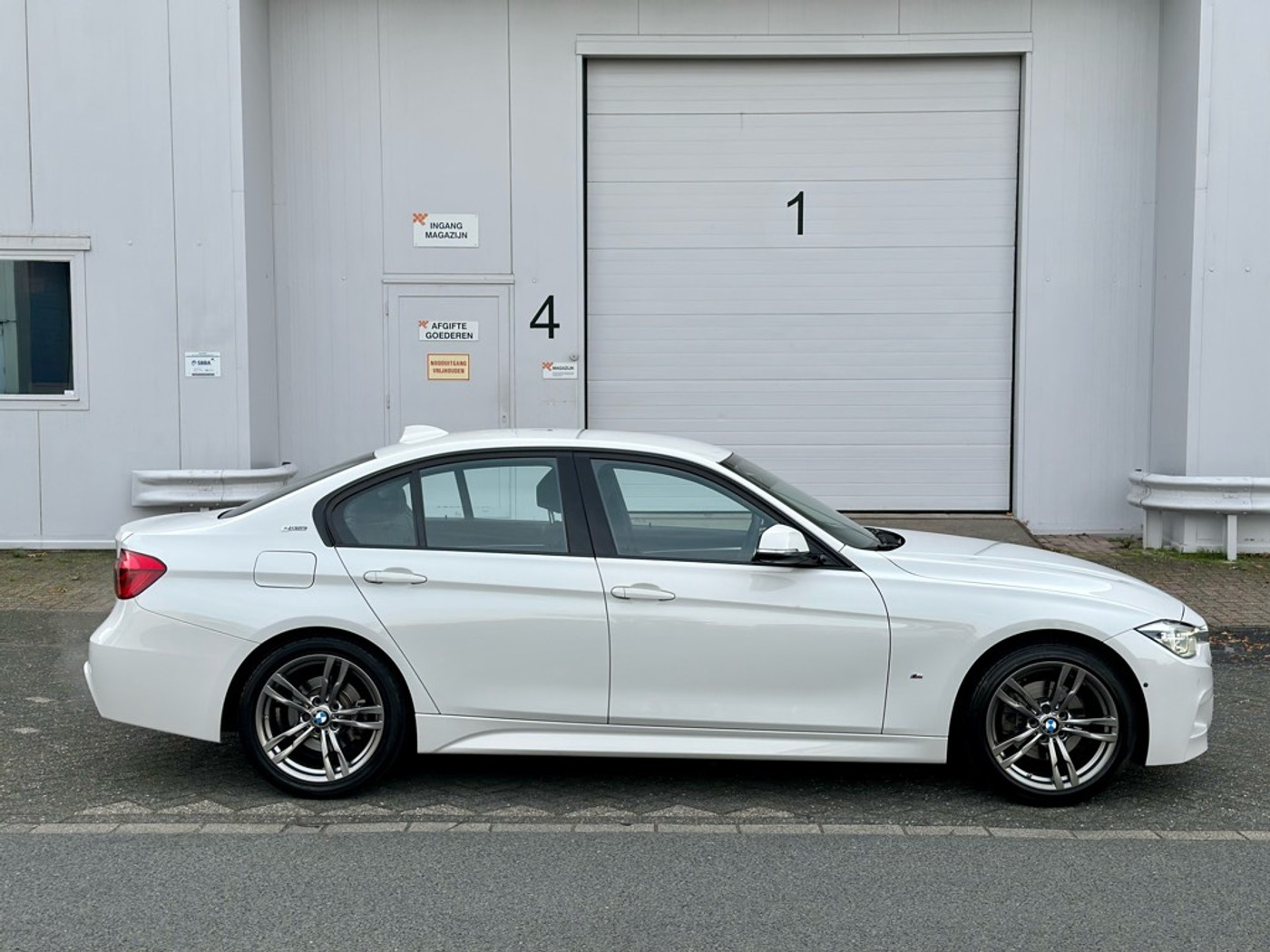 Foto van BMW 330e