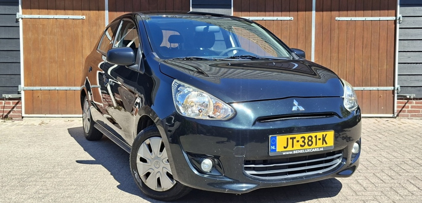 Mitsubishi Space Star 1.0 Bright 2015 - voorkant