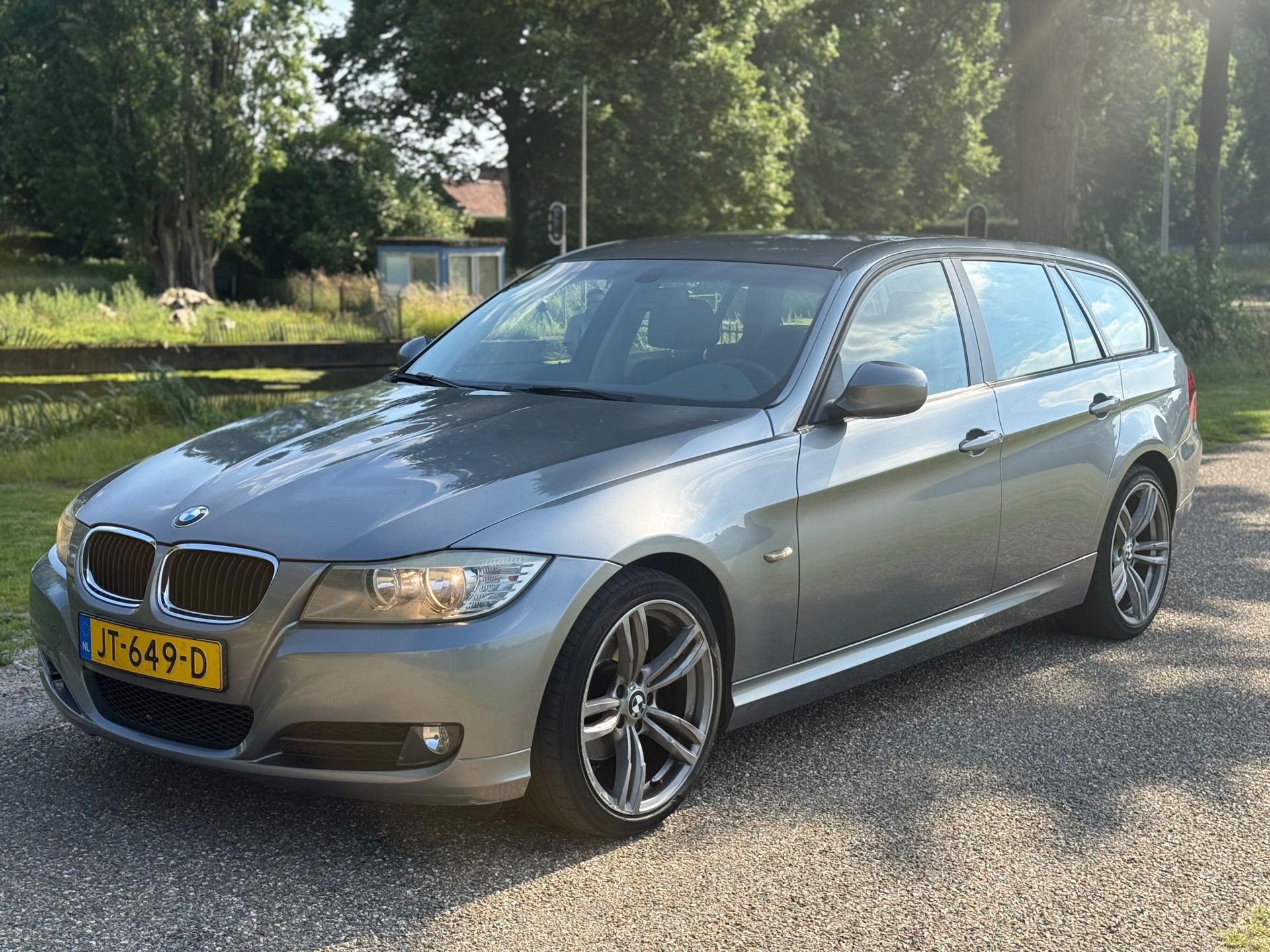 BMW 3er Reihe 316i Business Line 2009 - voorkant