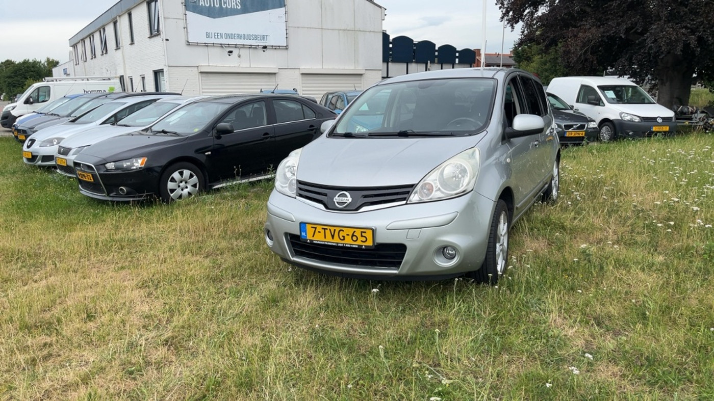 Nissan Nissan Note 1.6 Life + 2010 - voorkant