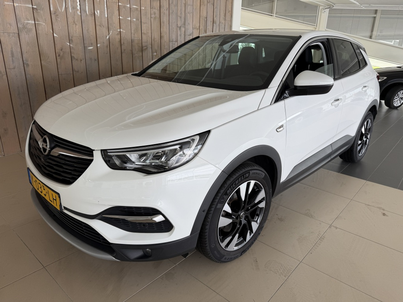 Opel Grandland X 1.2 Turbo Elegance 2021 - voorkant