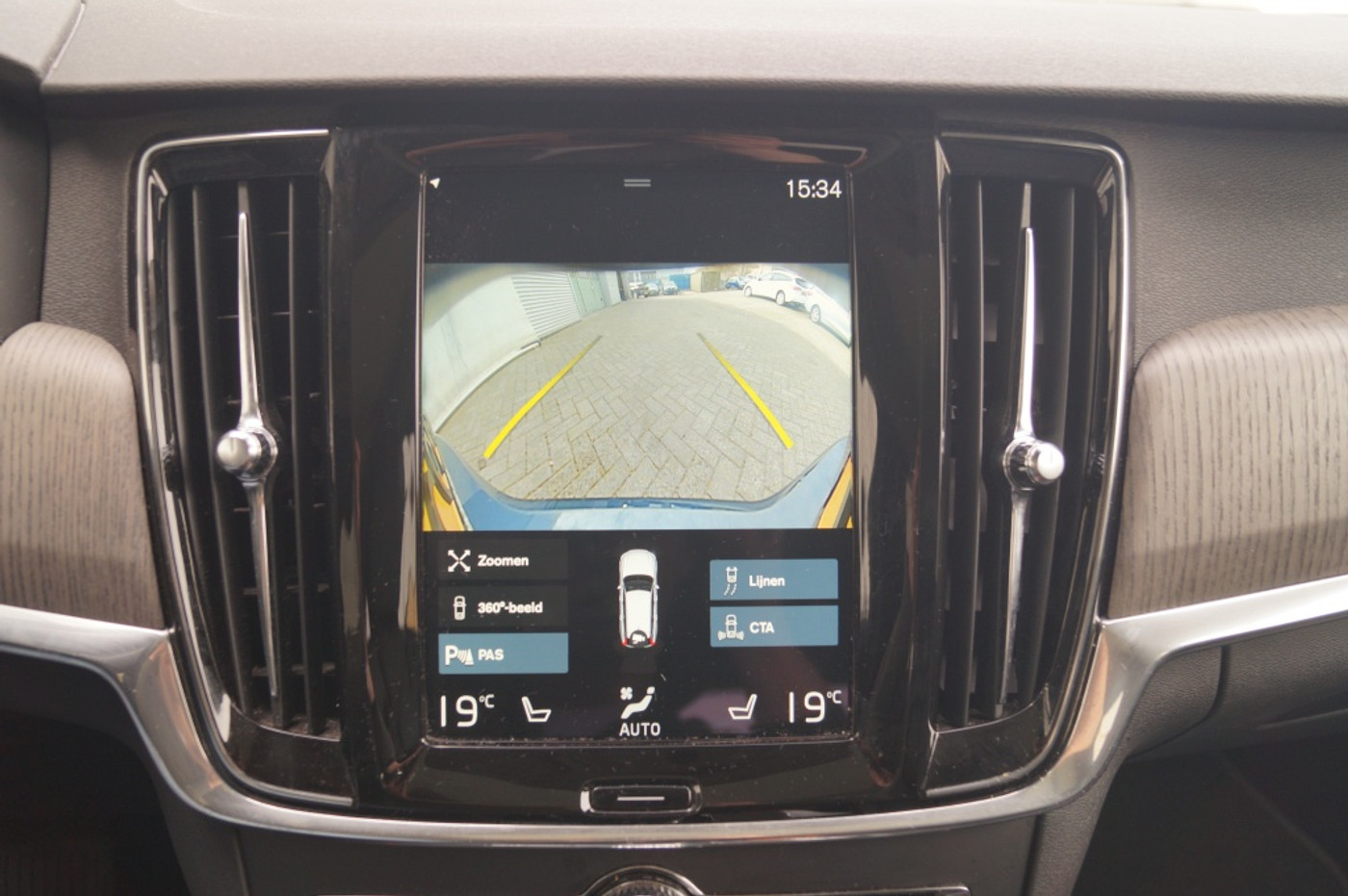 Foto van Volvo V90 Cross Country