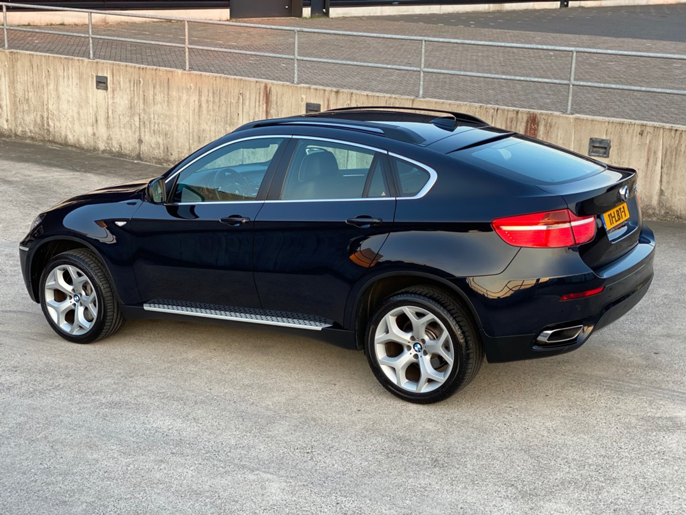 Foto van BMW X6 Xdrive50i
