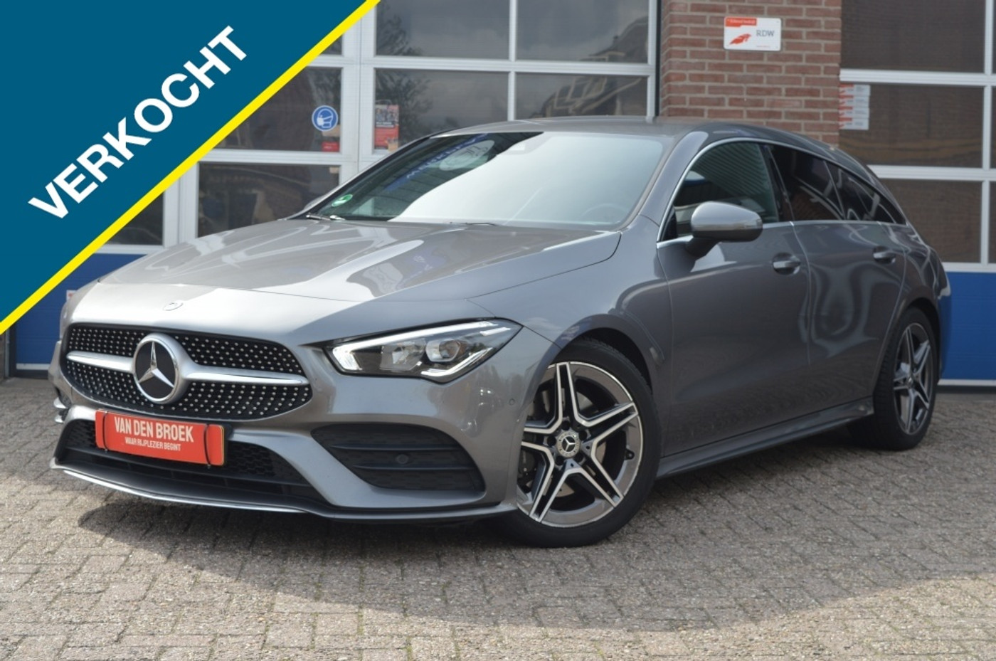 Mercedes-Benz Cla 200 200 AMG | AUT - CAMERA - CARPLAY 2021 - voorkant