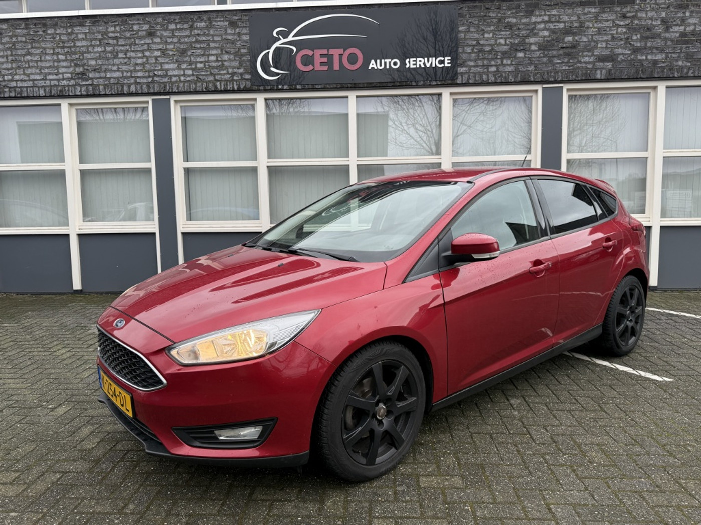 Ford Focus 1.0 ecoboost Trend. 60dkm! 2016 - voorkant