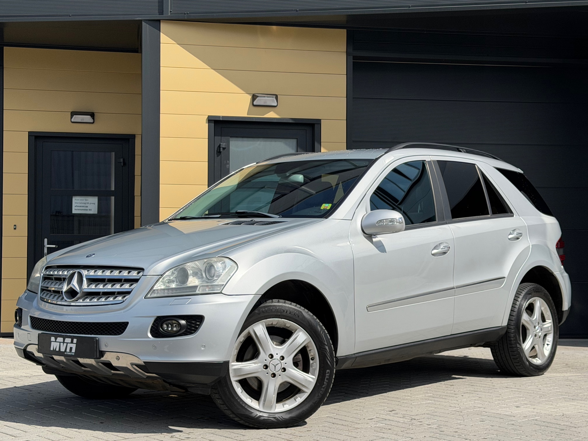 Foto van Mercedes-Benz ML 350