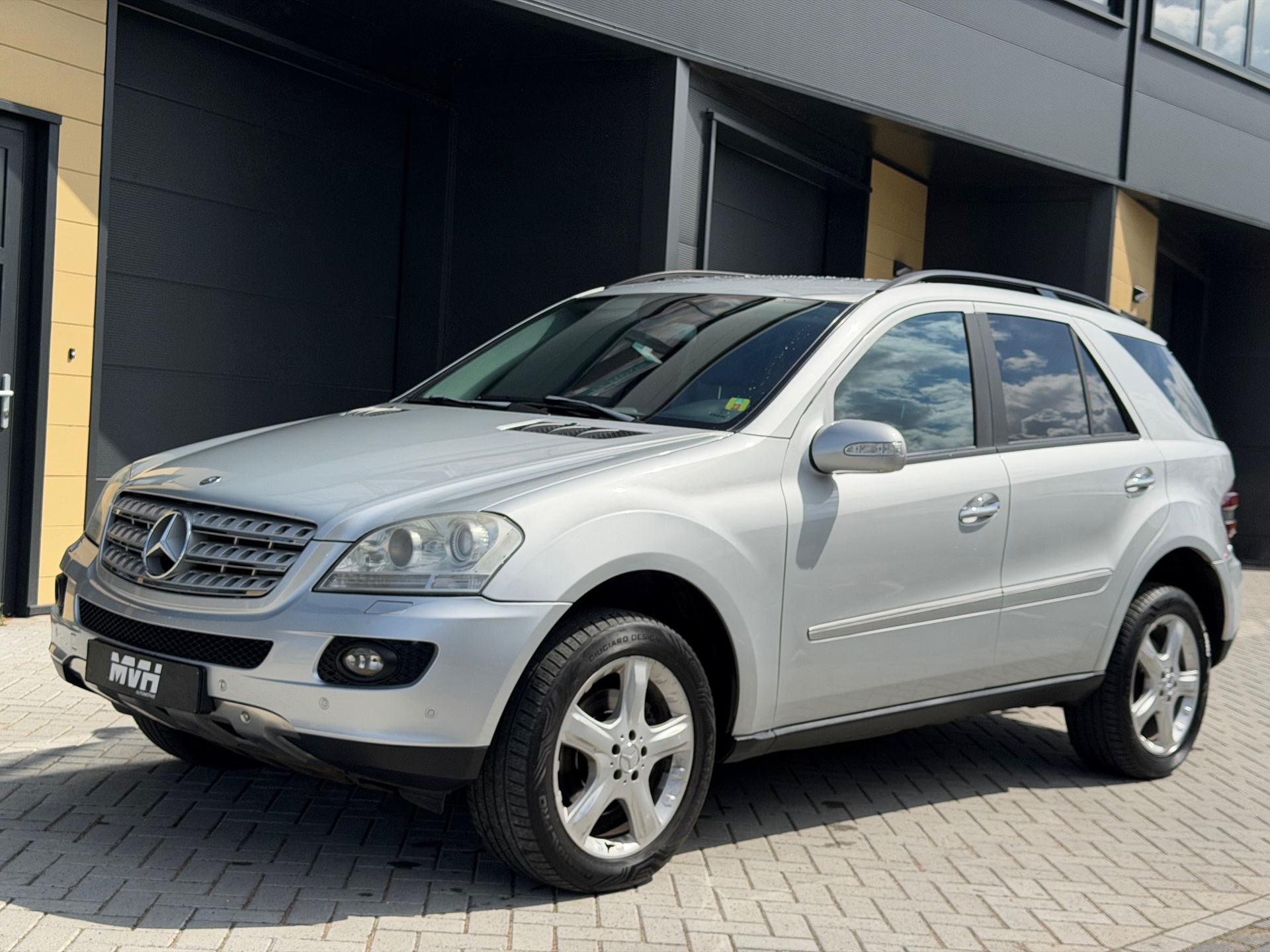 Foto van Mercedes-Benz ML 350