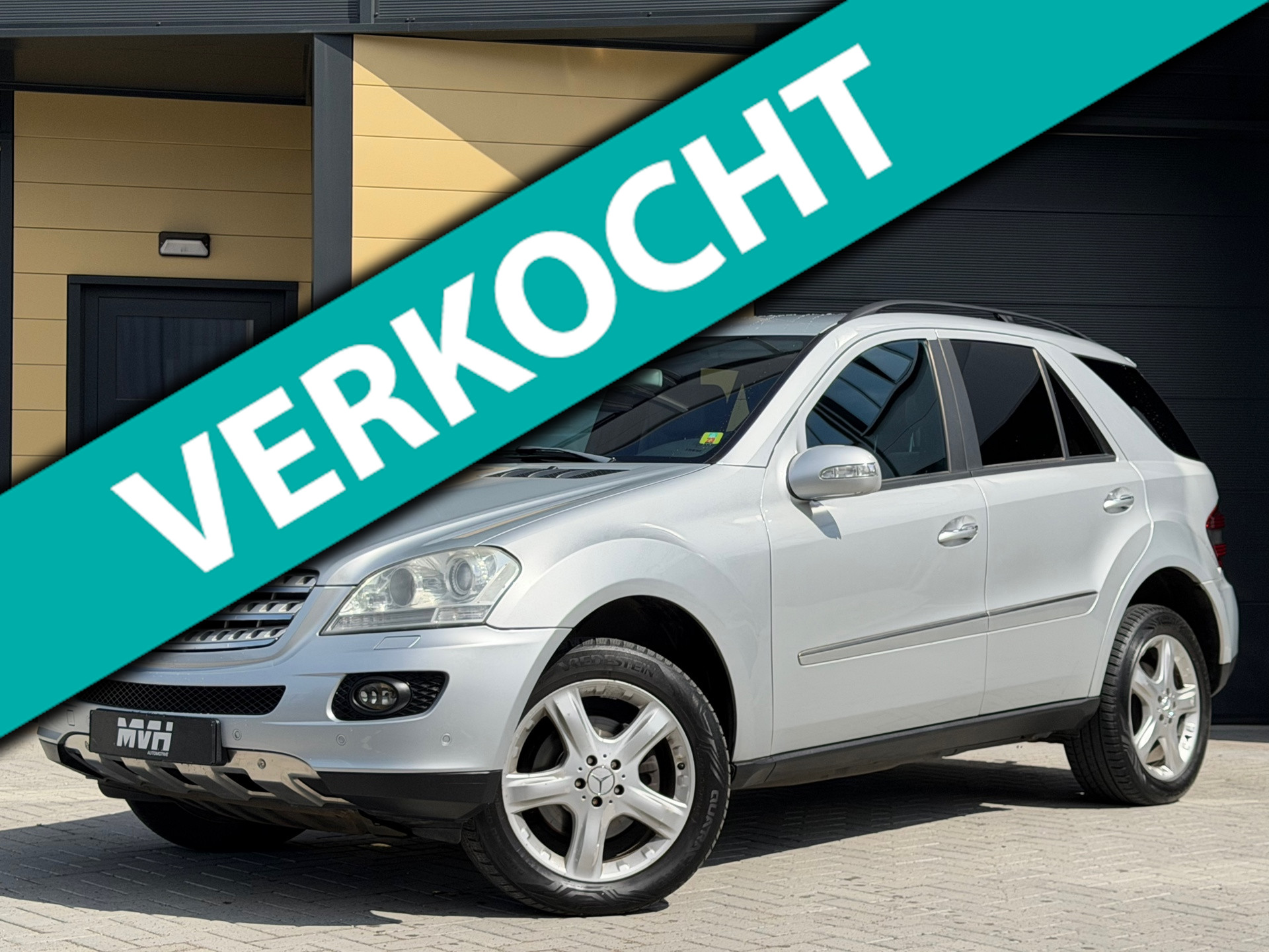 Mercedes-Benz ML 350 350 Automaat - BTW Auto - Leder - MF Stuur - Youngtimer - Goede staat 2005 - voorkant