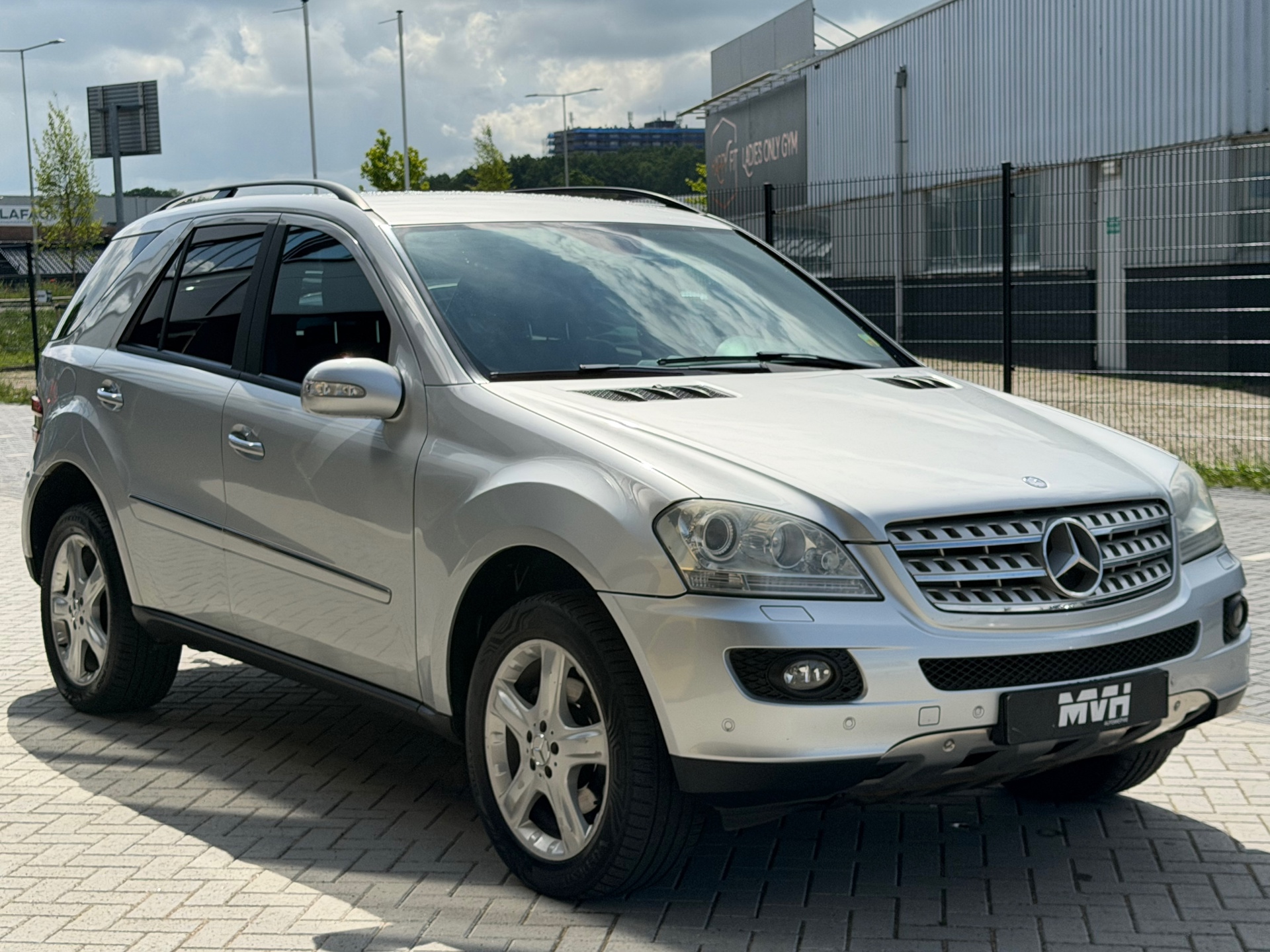 Foto van Mercedes-Benz ML 350