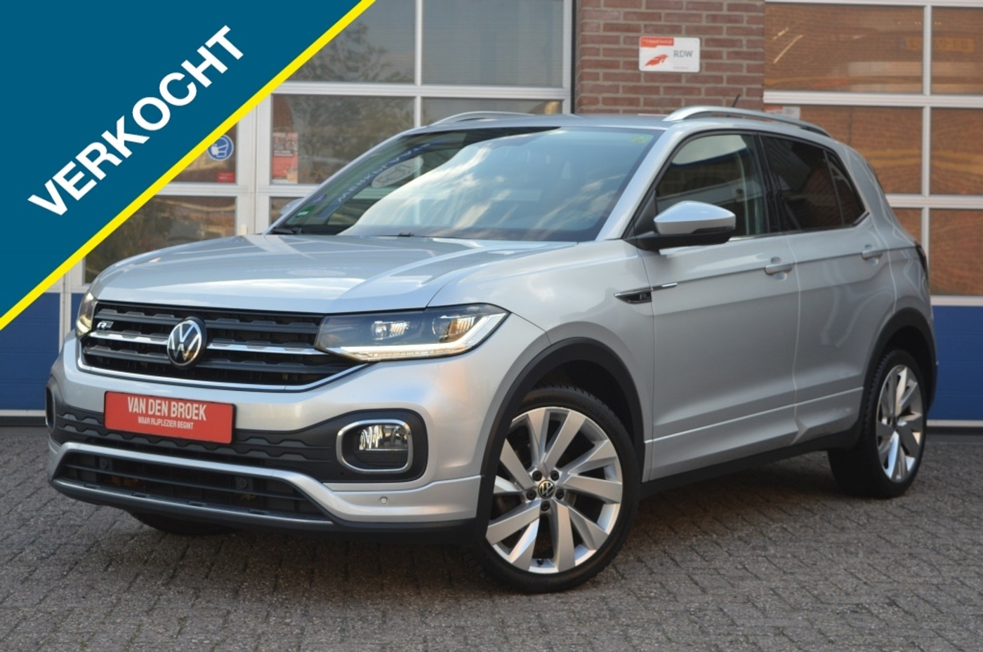 Volkswagen T-cross 1.0 TSI R-Line | AUT - CAMERA - CARPLAY 2021 - voorkant