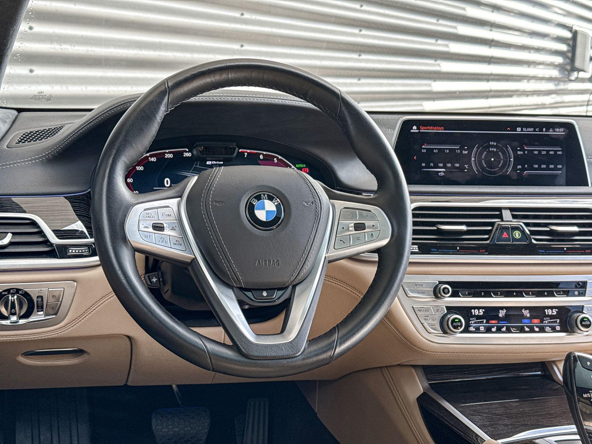 Foto van BMW 745e