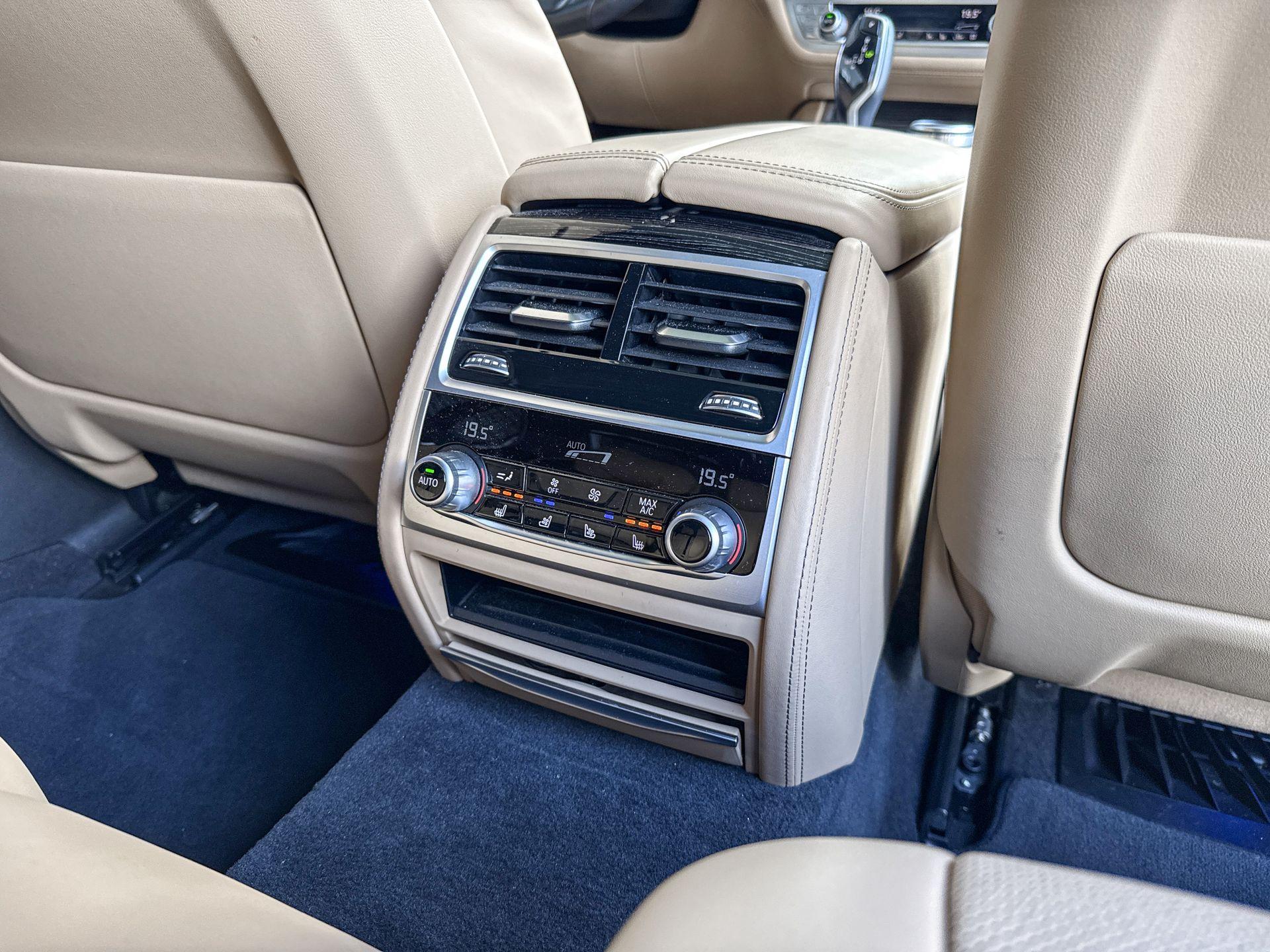 Foto van BMW 745e