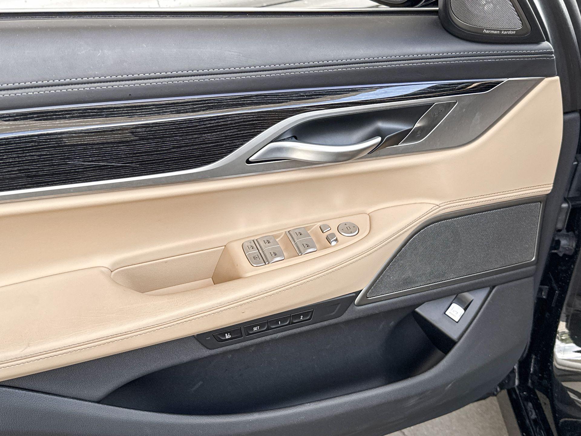 Foto van BMW 745e