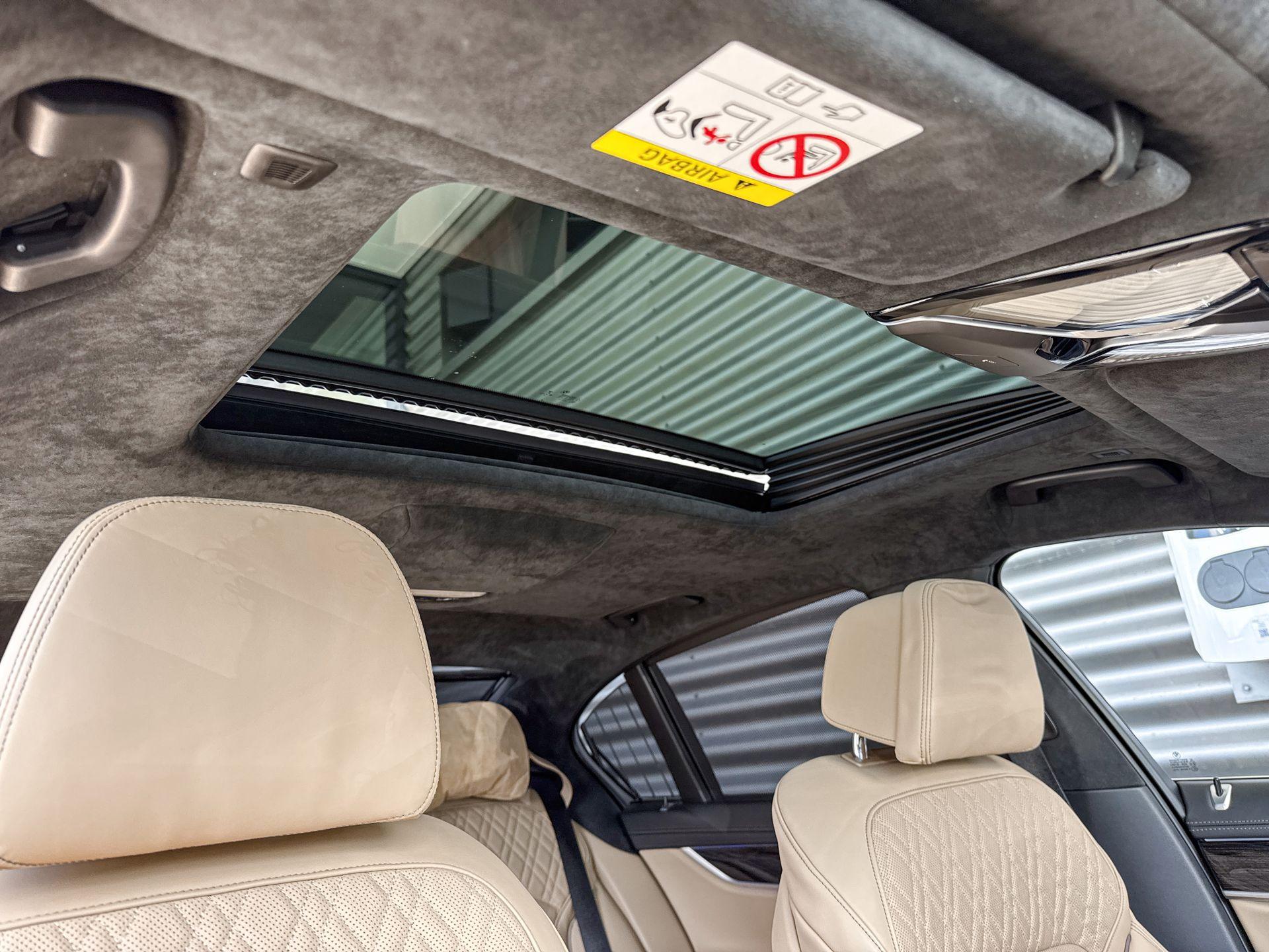 Foto van BMW 745e