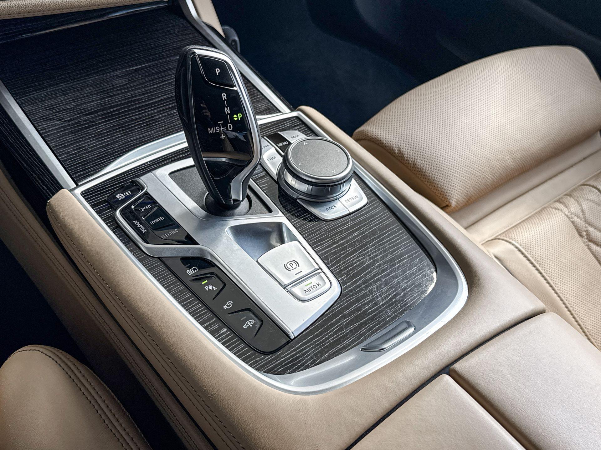 Foto van BMW 745e