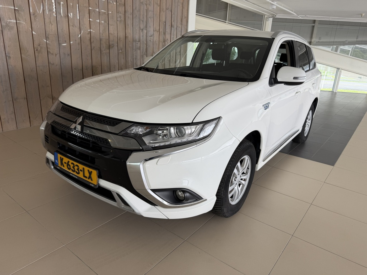 Mitsubishi Mitsubishi Outlander 2.4 PHEV Pure 2021 - voorkant